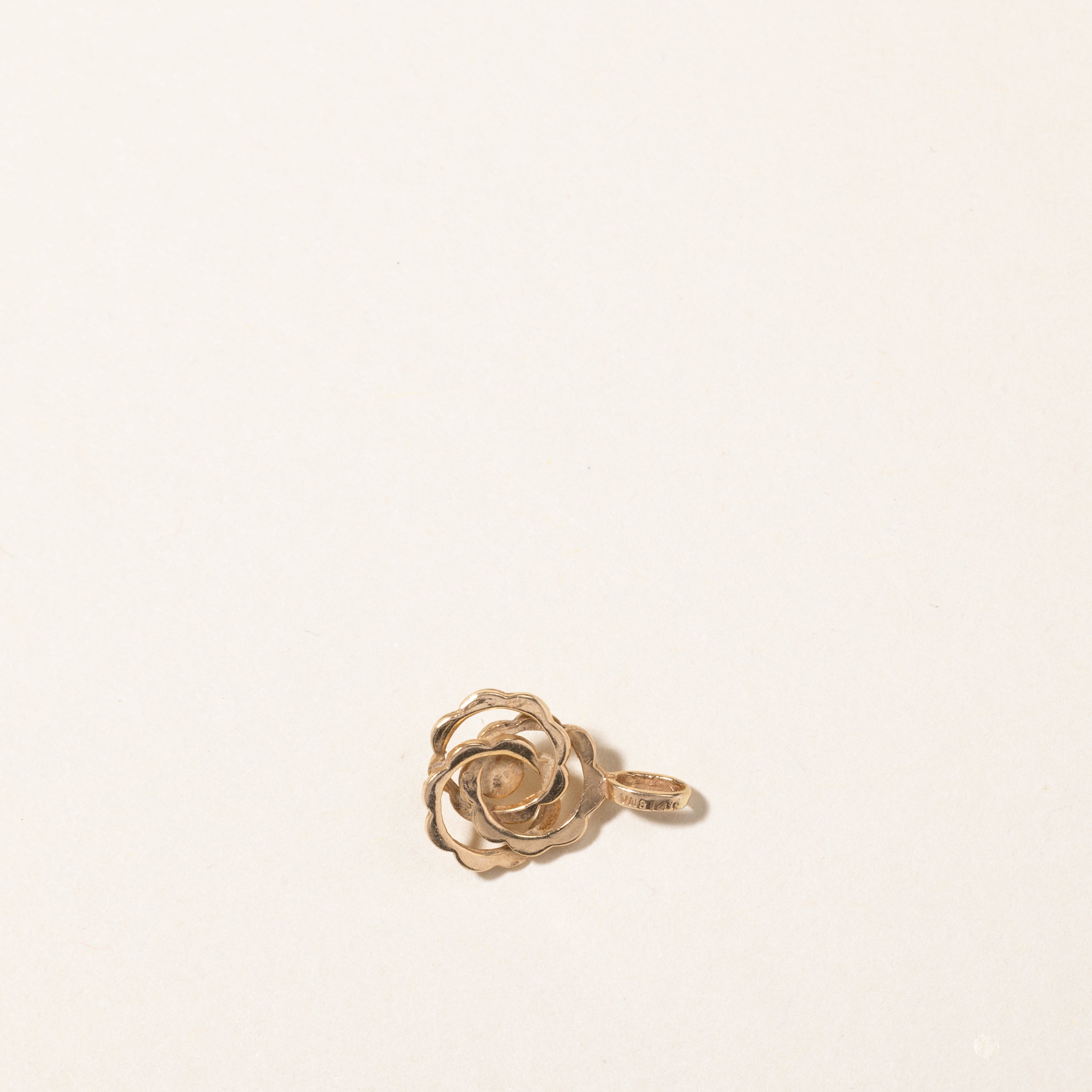 3.30mm Elegant Pearl Flower Pendant Necklace - Dainty Floral Jewelry for Women - Perfect for Weddings, Anniversaries & Everyday Wear
