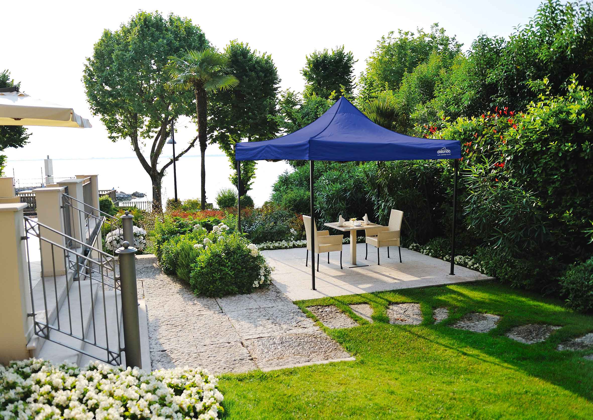 Premium 2x2m Pop Up Gazebo with Waterproof Side Walls, Carry Bag, Stakes & Weight Bags - Portable Outdoor Canopy for Camping, Beach, Picnics & Backyard Parties (Blue, DG161)