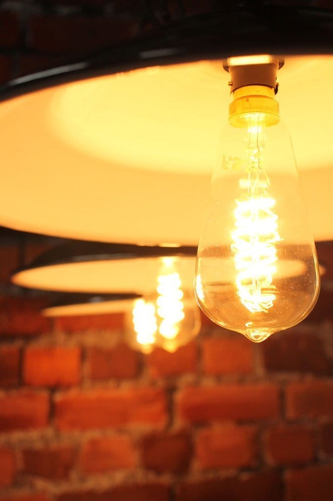 Rustic Barn Swing Pendant Light - Farmhouse Ceiling Lighting Fixture for Kitchen, Dining Room, and Porch