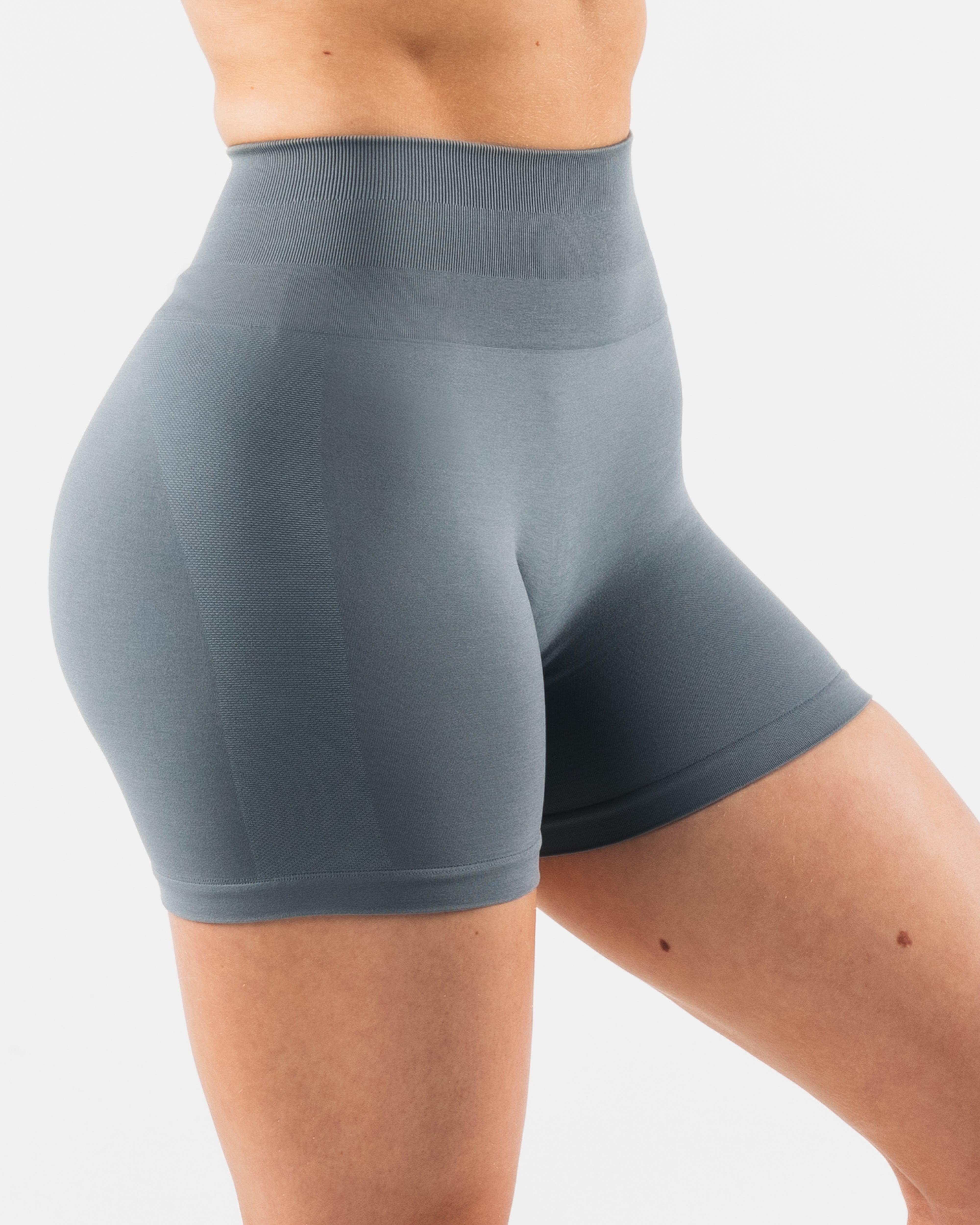 Amplify Gravity Short Ride - High-Performance Cycling Shorts for Men & Women | Perfect for Road Biking, Mountain Biking & Indoor Cycling Workouts