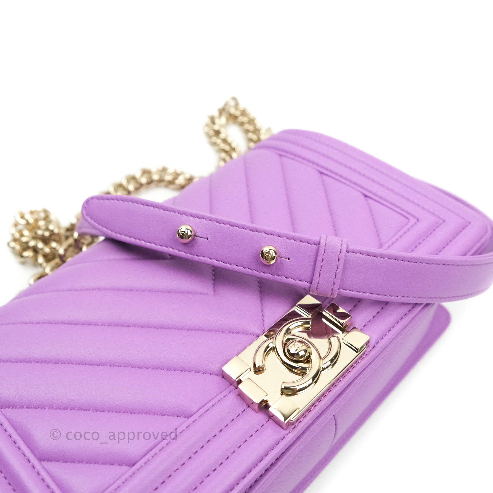 Chanel Boy Chevron Medium Flap Bag in Purple Calfskin Leather with Gold Hardware - Luxury Crossbody Bag for Women, Perfect for Evening Events & Date Nights