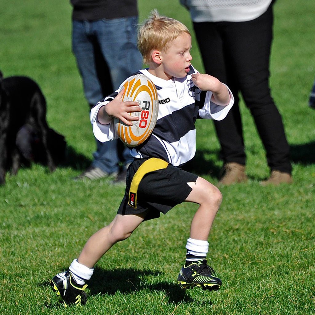 R80 Junior Rugby Balls - Size 4 Youth Rugby Ball for Kids Training & Match | Durable Rubber Rugby Ball for School Sports, Team Practice & Backyard Games