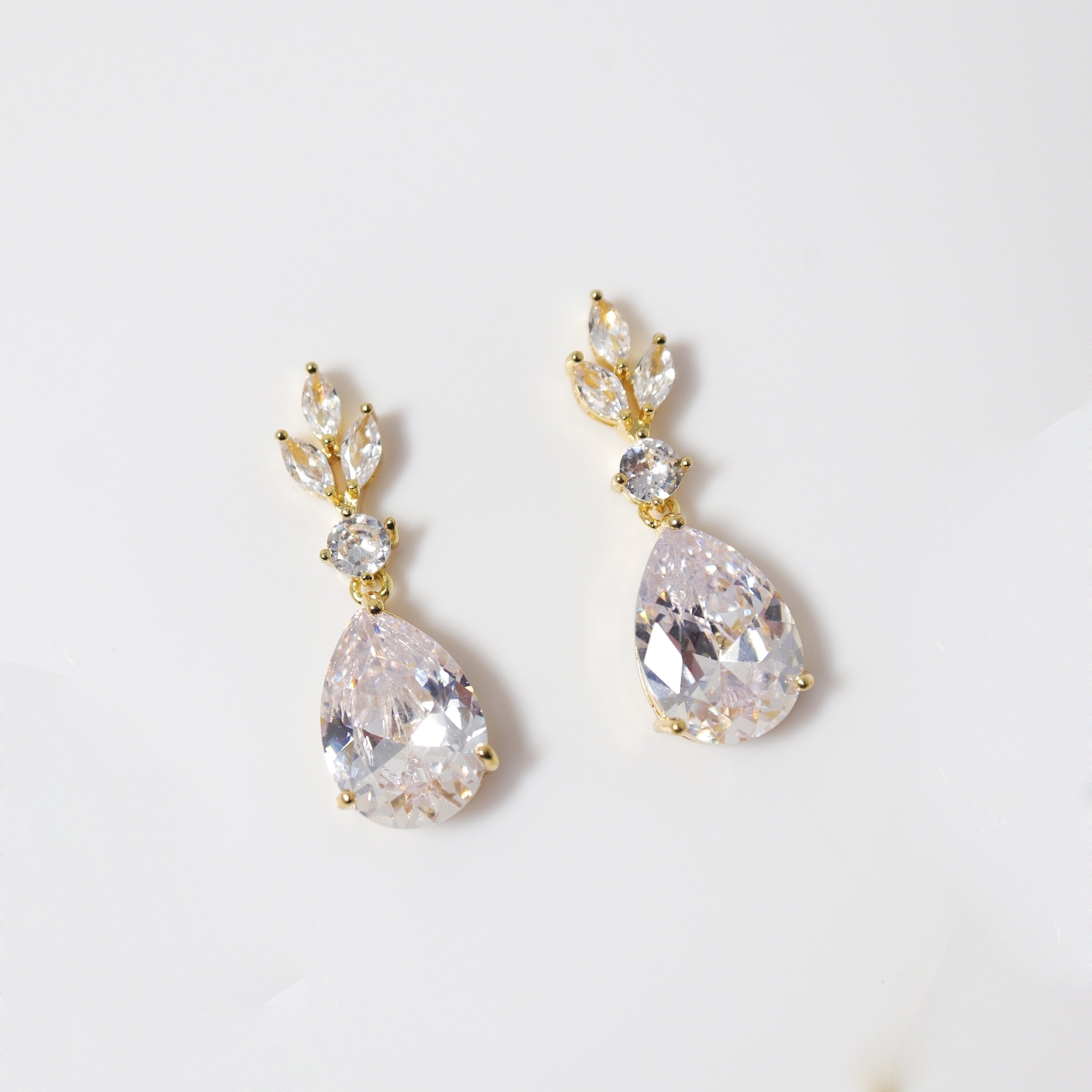 Swarovski Crystal Dainty Leaves Drop Earrings for Wedding Bridal Party, Elegant Statement Jewelry with CZ Stones - Perfect for Bridesmaids, Prom, Evening Gala & Special Occasions