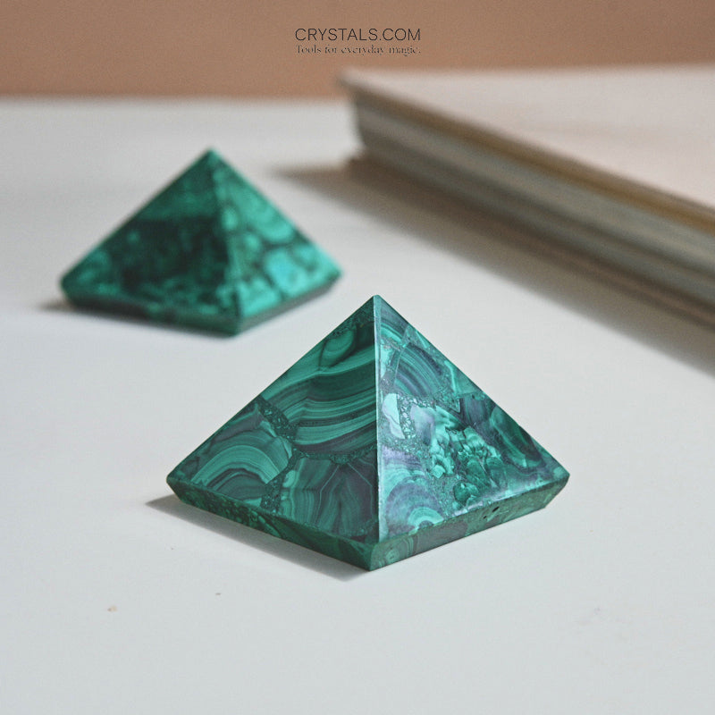 Natural Malachite Pyramid Stone - Healing Crystal for Meditation, Energy Balancing & Home Decor | Perfect for Spiritual Gifts, Yoga & Feng Shui