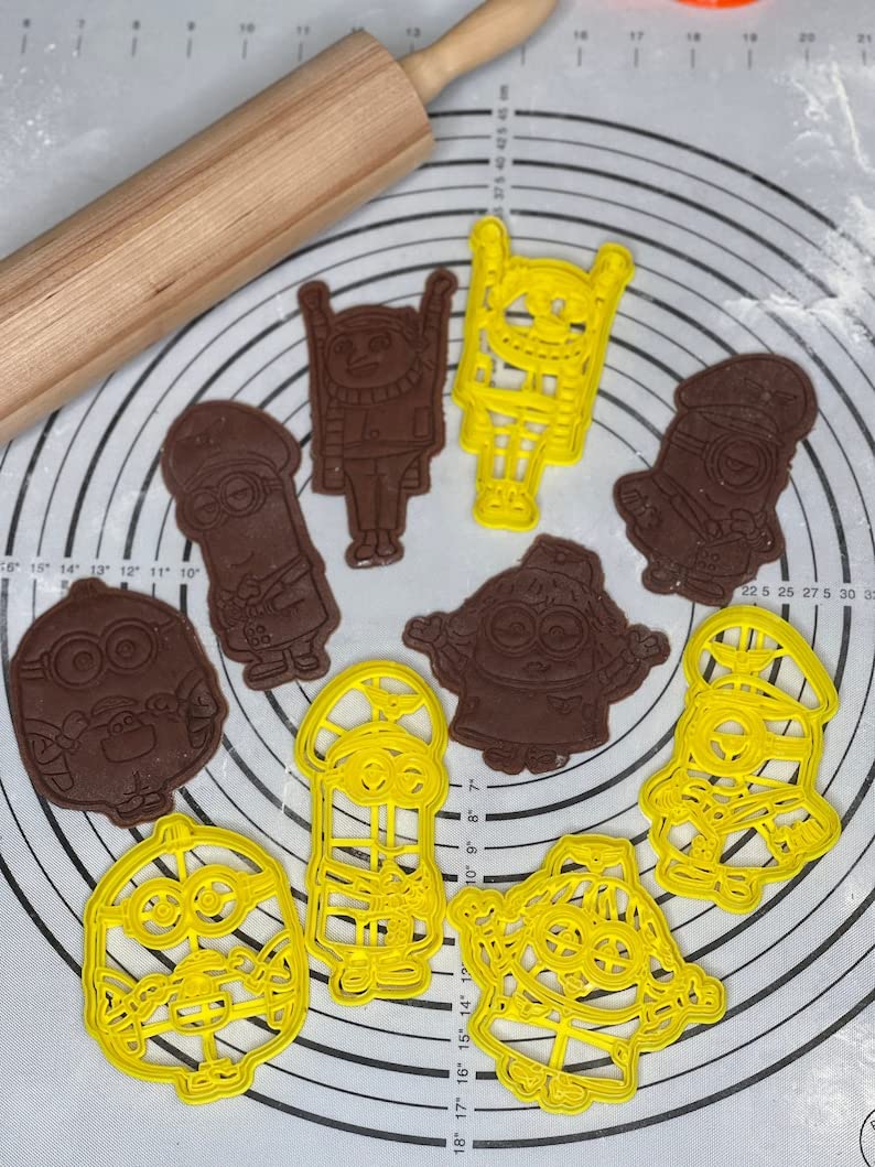 High-Quality Set of 5 Minions Cookie Cutters - Gru, Kevin, Stuart & Otto - 3D Kitchen Art Baking Molds | Perfect for Kids Birthday Parties, Movie-Themed Desserts & DIY Cookie Decorating