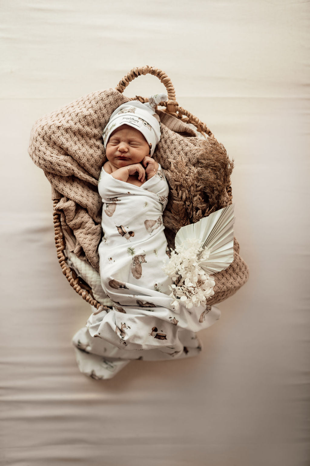 Snuggle Hunny Diamond Knit Baby Blanket - Soft Hazelnut Color for Newborns & Infants - Perfect for Nursery, Stroller & Cuddle Time