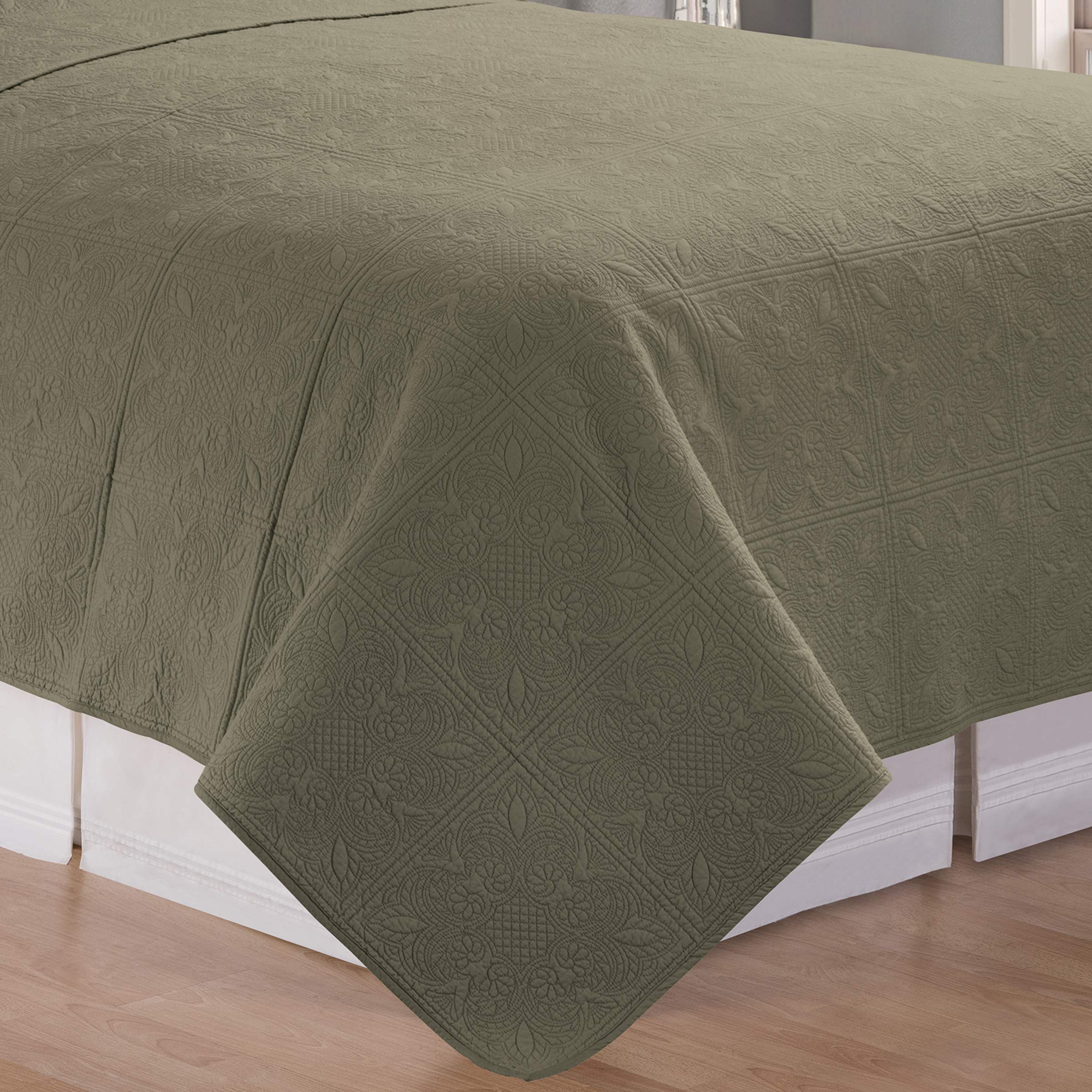 C&F Home Sage King Matelassé Coverlet - Luxury Bedding Set for King Size Beds - Perfect for Master Bedrooms, Guest Rooms & Hotel Decor