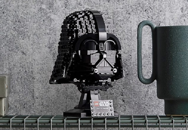 LEGO Star Wars Darth Vader Helmet Building Kit (75304) - Collectible Display Model for Star Wars Fans & Home Decor