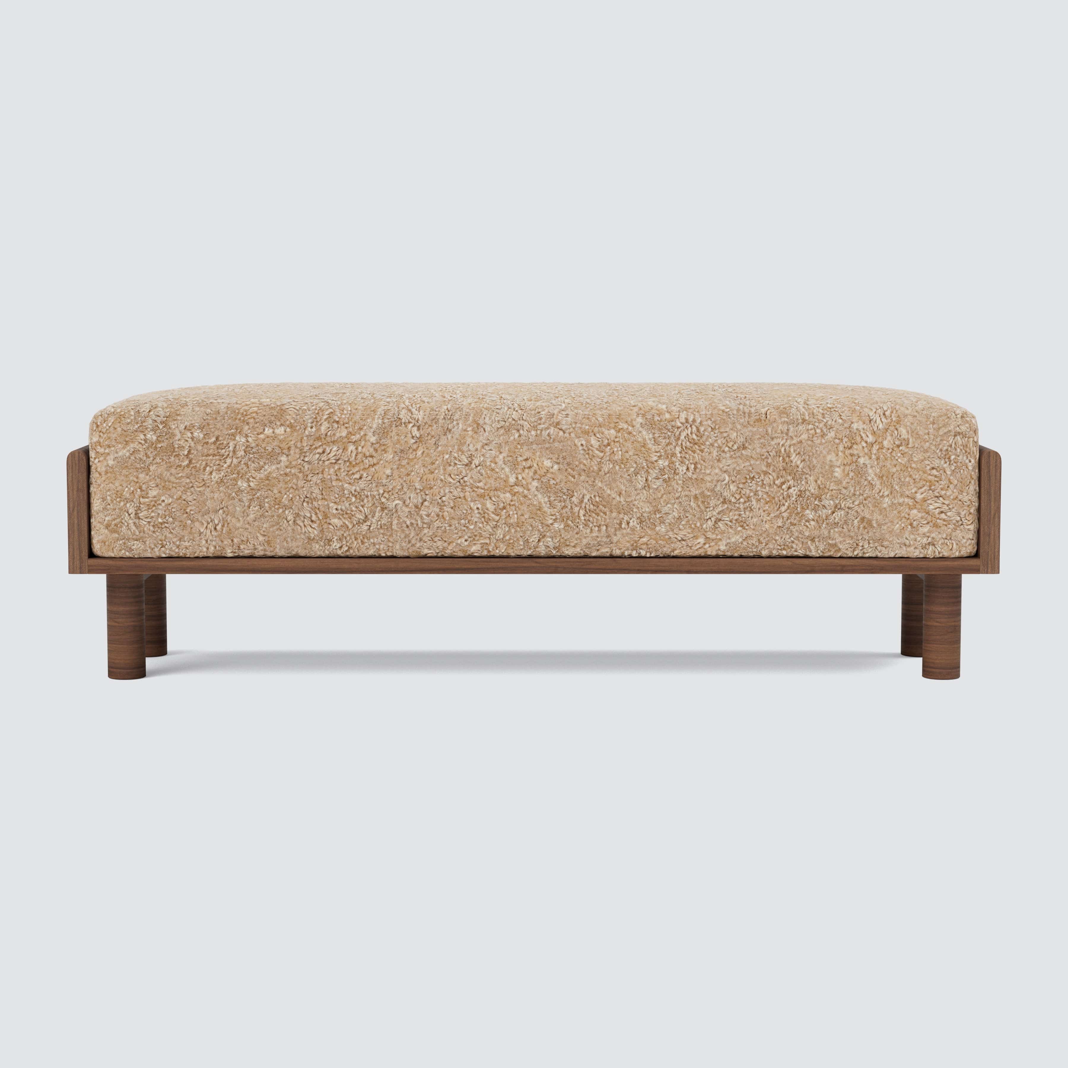 Premium Shearling Bench with Helm Design - Cozy & Stylish Seating for Living Room, Bedroom, or Entryway
