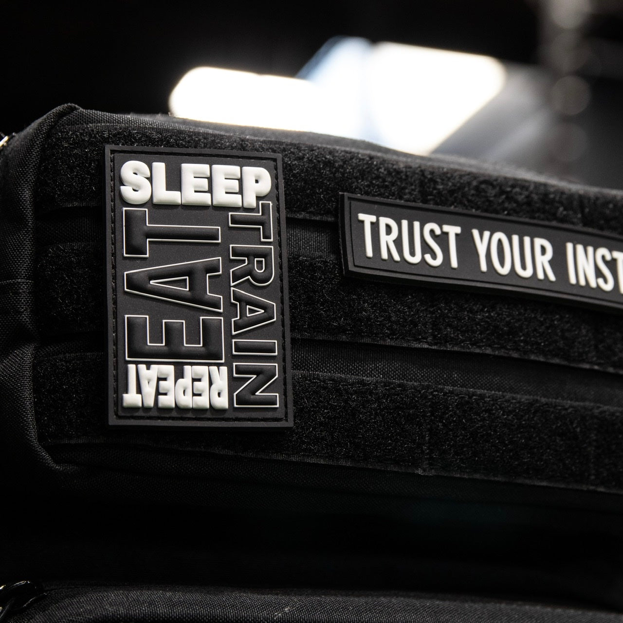 Eat Sleep Train Repeat - Motivational Fitness & Workout T-Shirt for Gym, Running & Training - Perfect for Athletes & Fitness Enthusiasts