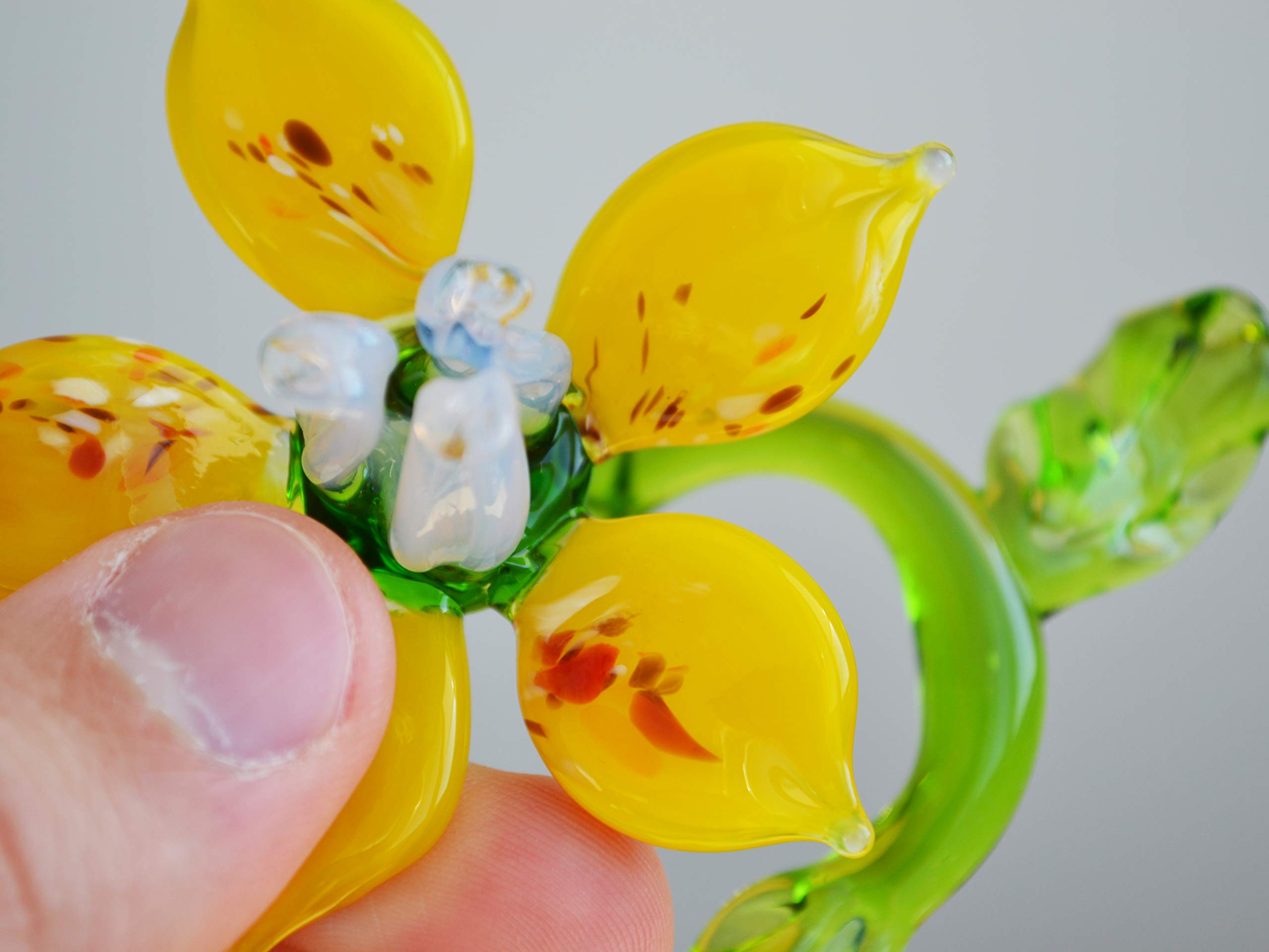 Handmade Yellow Glass Blown Flower Sculpture - Unique Art Glass Figurine for Home Decor, Garden Ornament, Wedding Gift & Party Favors | Perfect for Centerpieces, Shelf Displays & Special Occasions