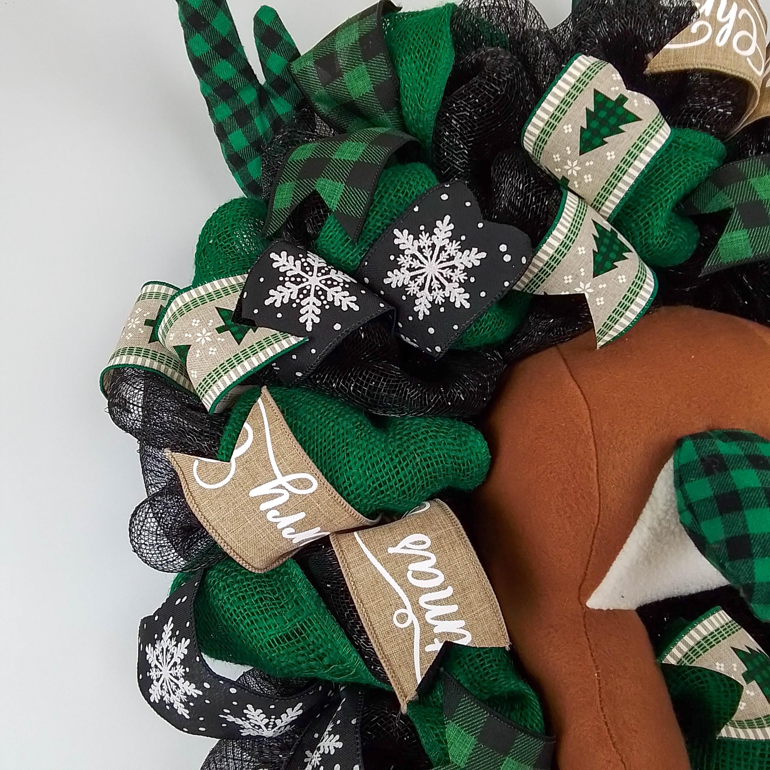 Reindeer Wreath - Green & Black Buffalo Plaid Burlap Christmas Wreath for Front Door - Holiday Home Decor for Christmas, Winter, Xmas Party & Festive Season
