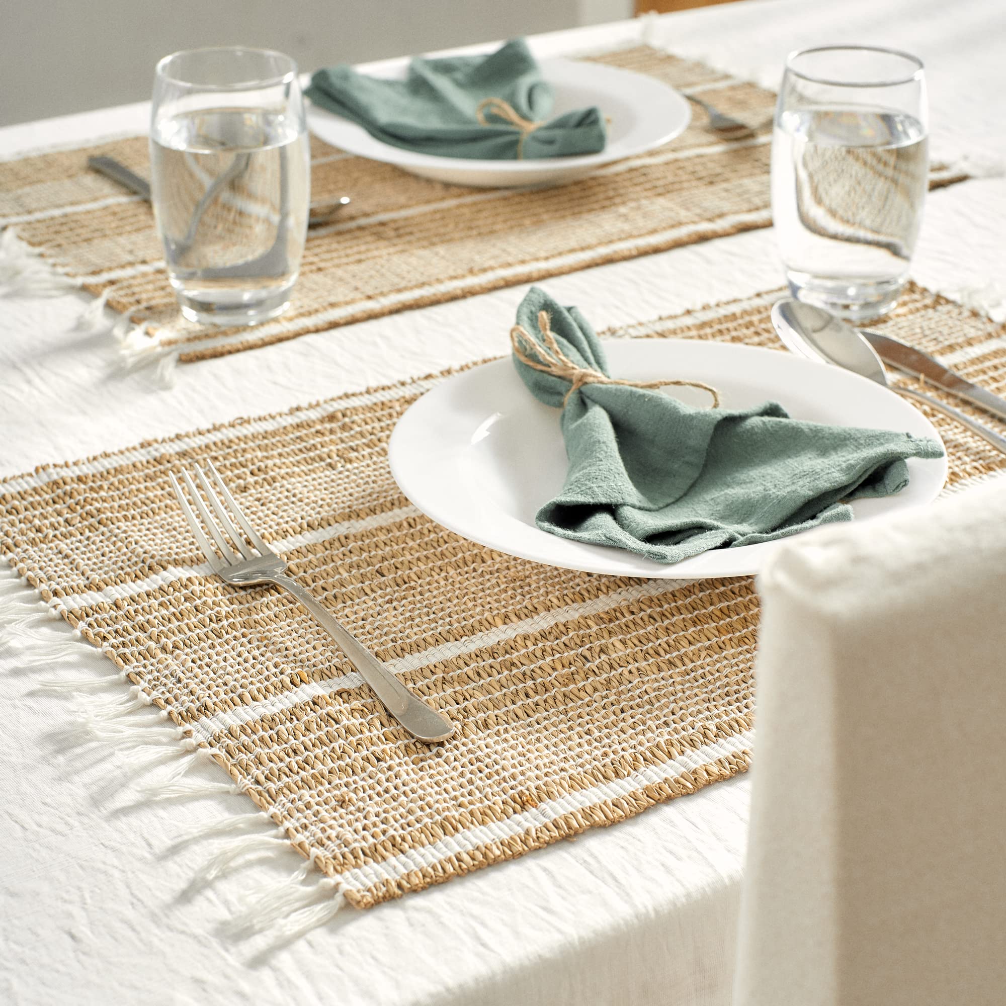 Artera Woven Placemats Set of 6 - Natural Wicker & Seagrass Straw Braided Table Mats, Heat Resistant Non-Slip Handmade Placemats for Dining Table, Kitchen, Outdoor Picnic (Style 2)