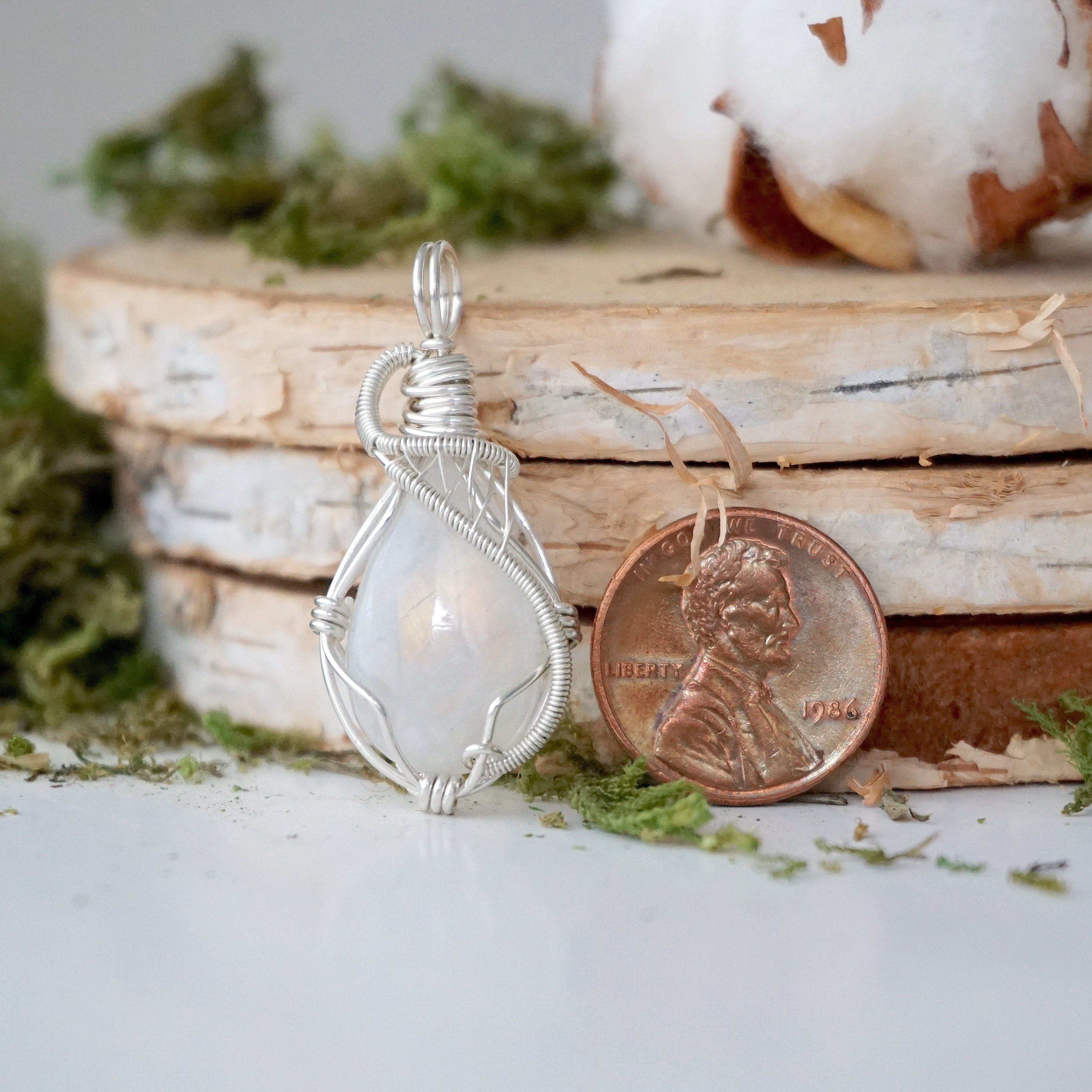 925 Sterling Silver Rainbow Moonstone Pendant Necklace for Women | Elegant Healing Crystal Jewelry Gift for Birthday, Anniversary & Special Occasions