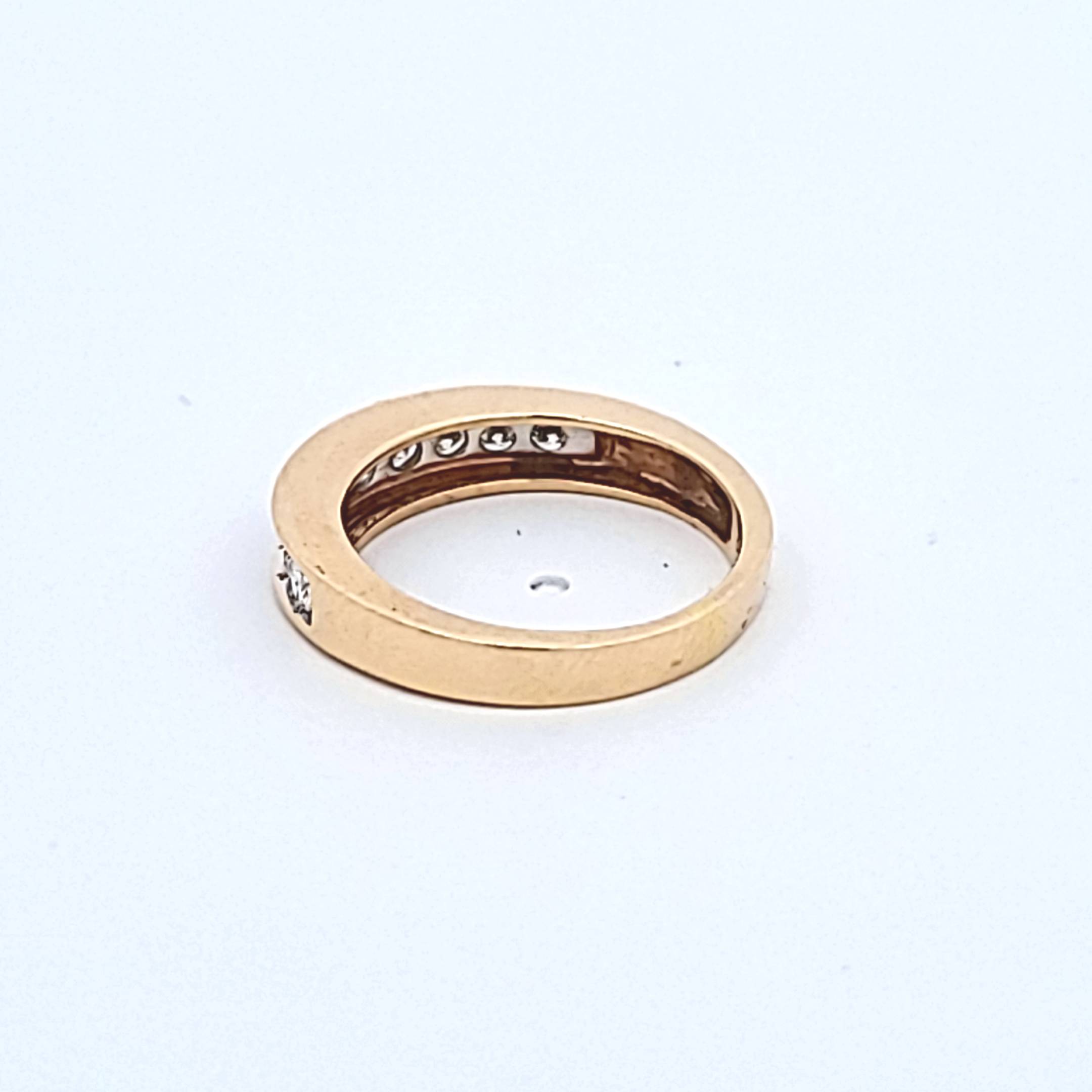 0.45 Carat Round Brilliant G VS1 Diamond Engagement Ring in 14K Yellow Gold - Perfect for Proposals, Weddings & Anniversary Gifts