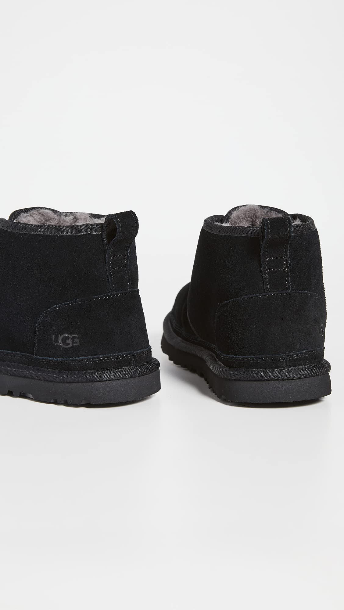 UGG Men's Neumel Boot - Classic Suede Chukka Boots with Sheepskin Lining for Comfort & Warmth | Perfect for Winter, Casual Outfits & Outdoor Activities