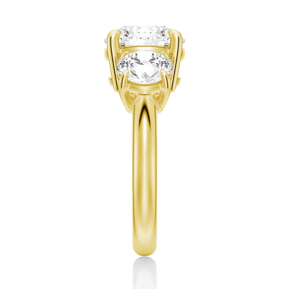 Exquisite Round Cut Three Stone Moissanite Engagement Ring for Women - Perfect for Proposals, Anniversaries & Special Occasions