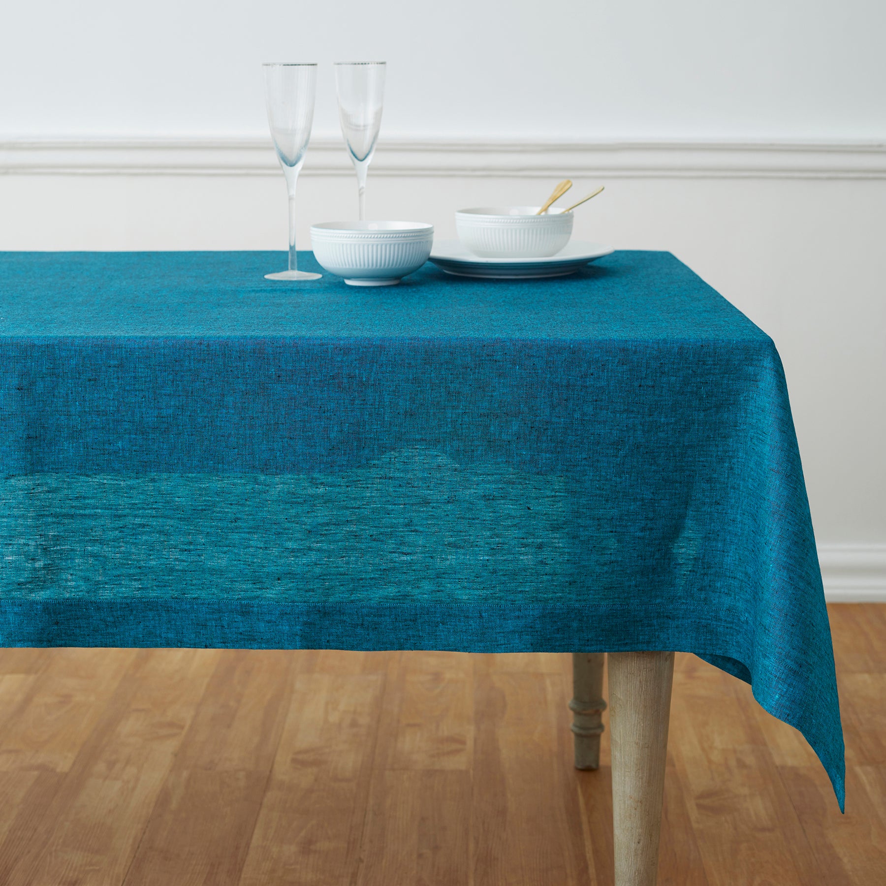 Premium Athena Tablecloth - Elegant & Durable Table Cover for Dining, Parties & Home Decor - Washable & Wrinkle-Resistant Fabric for Everyday Use