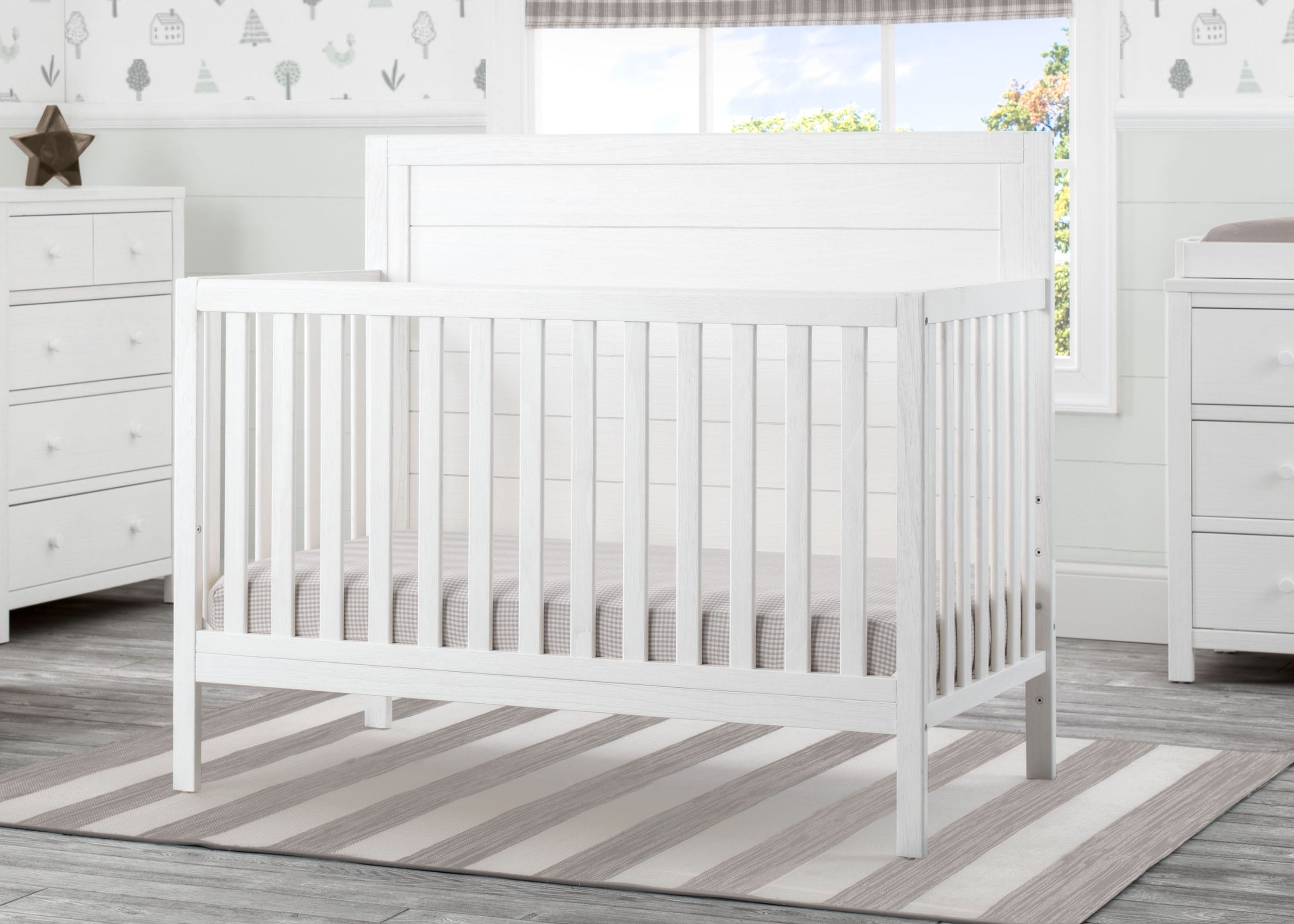 Cambridge 4-in-1 Convertible Baby Crib - Toddler Bed & Daybed with Mattress - Nursery Furniture for Boys & Girls - Perfect for Bedrooms, Daycare & Guest Rooms
