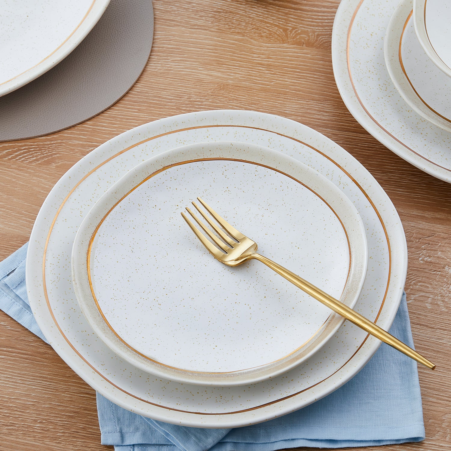 Premium Clara Porcelain Dinnerware Set - 16-Piece Elegant White Dinner Plates, Bowls & Mugs - Perfect for Formal Dining, Wedding Registry & Holiday Entertaining
