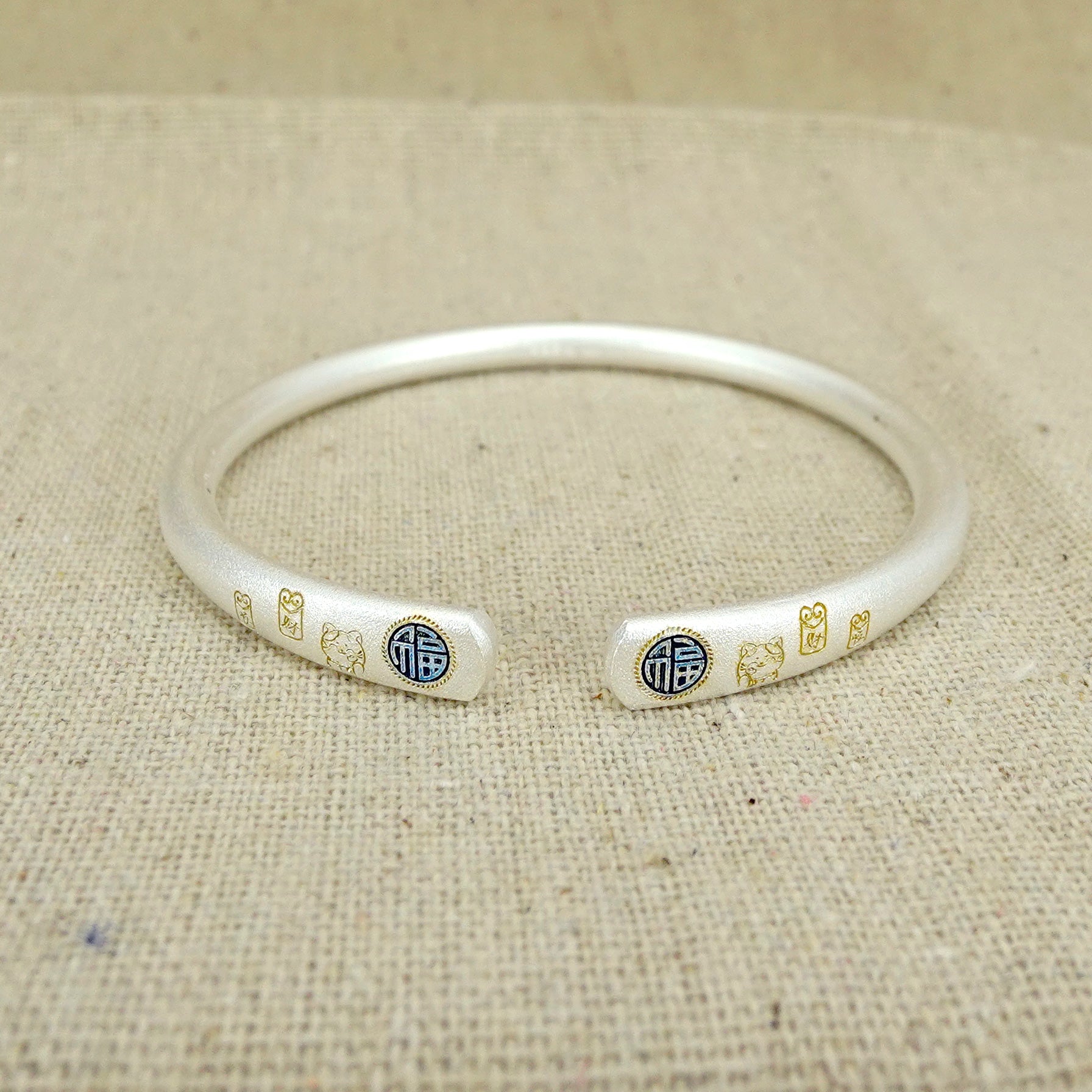 Elegant Silver Bangle Bracelet for Women - Sterling Silver Adjustable Minimalist Jewelry - Perfect for Everyday Wear, Parties & Gifts