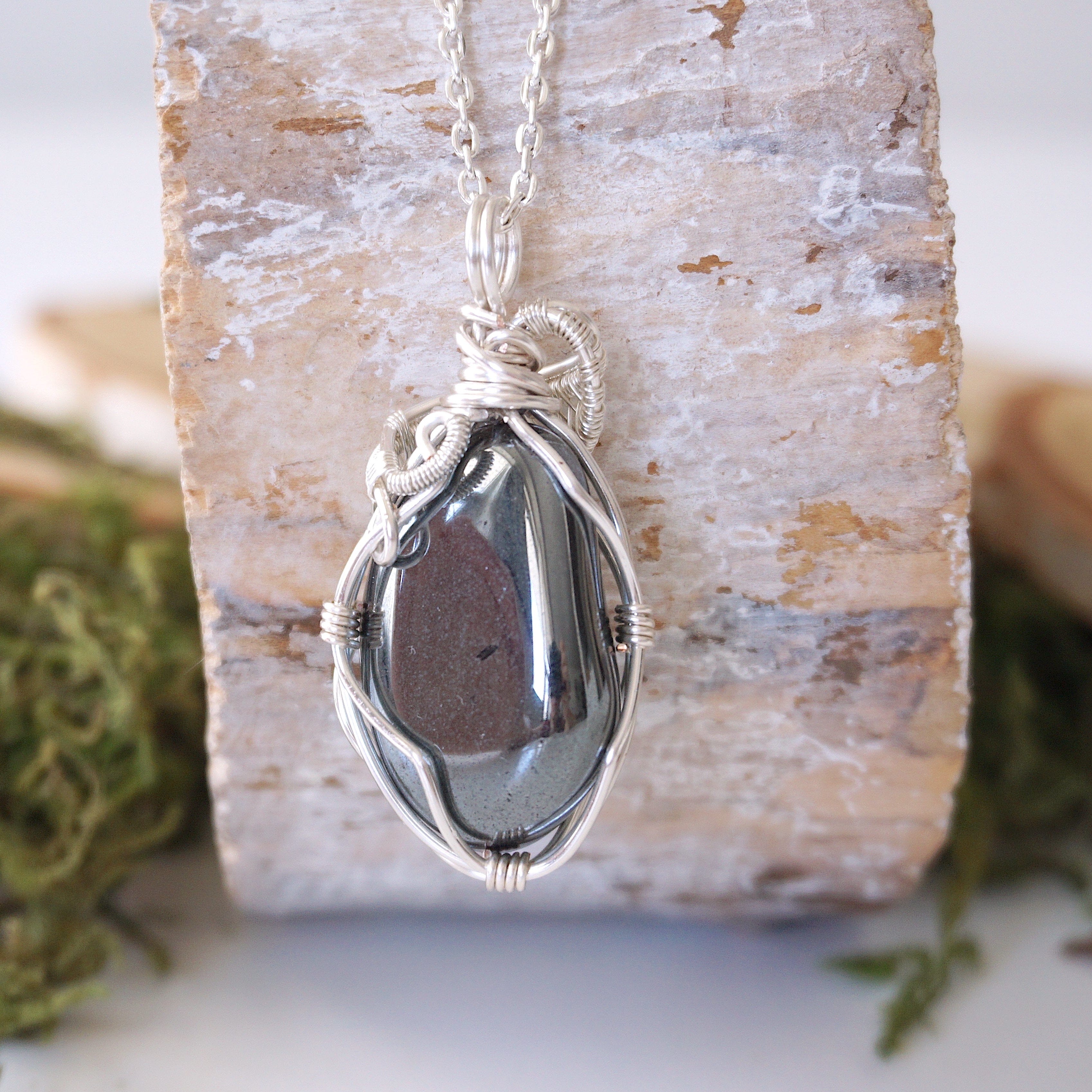 Hematite Crystal Pendant Necklace for Women - Healing Stone Jewelry with Magnetic Properties | Perfect for Meditation, Energy Balancing & Spiritual Protection