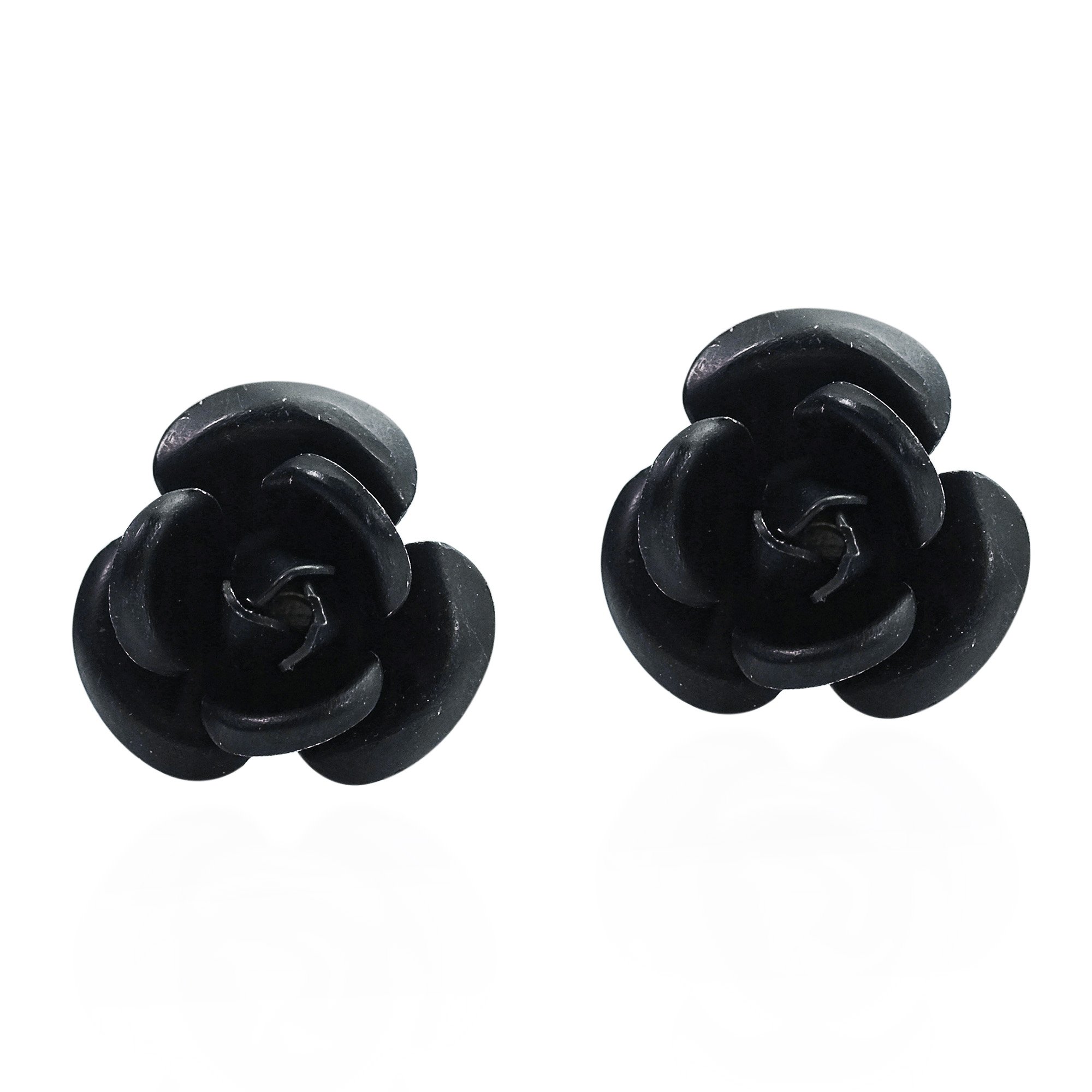 Aeravida Blooming Black Rose .925 Sterling Silver Stud Earrings for Women | Classic Floral Jewelry Gift | Elegant Black Rose Design | Hypoallergenic & Tarnish-Resistant | Perfect for Date Nights, Weddings & Special Occasions
