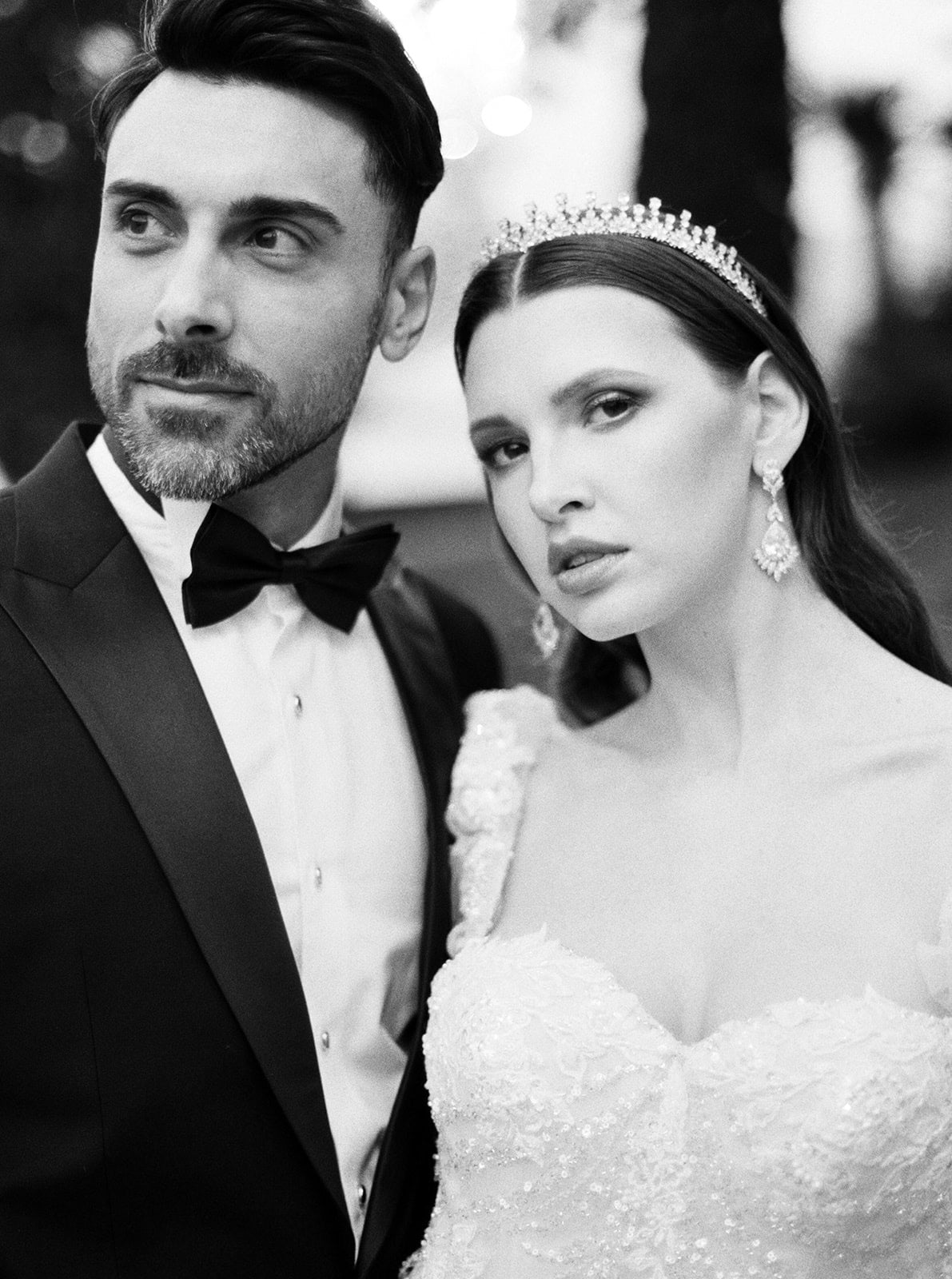 Royal Bridal Crown for Women - Elegant Jasmine Flower Design Wedding Tiara - Perfect for Brides, Prom, Pageants & Special Occasions