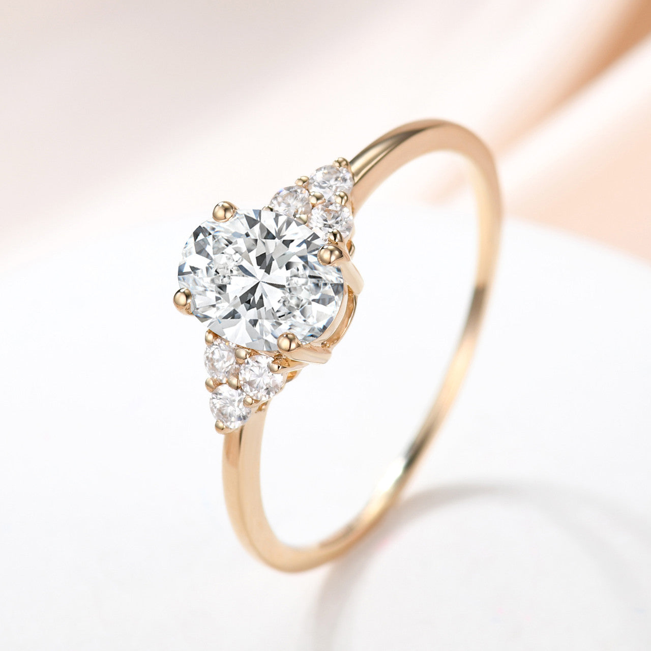 Lab Grown Oval Diamond Engagement Ring - 6x8mm IGI Certified 0.9-1 Carat in 14K/18K Yellow Gold - Perfect for Wedding Proposals & Anniversary Gifts