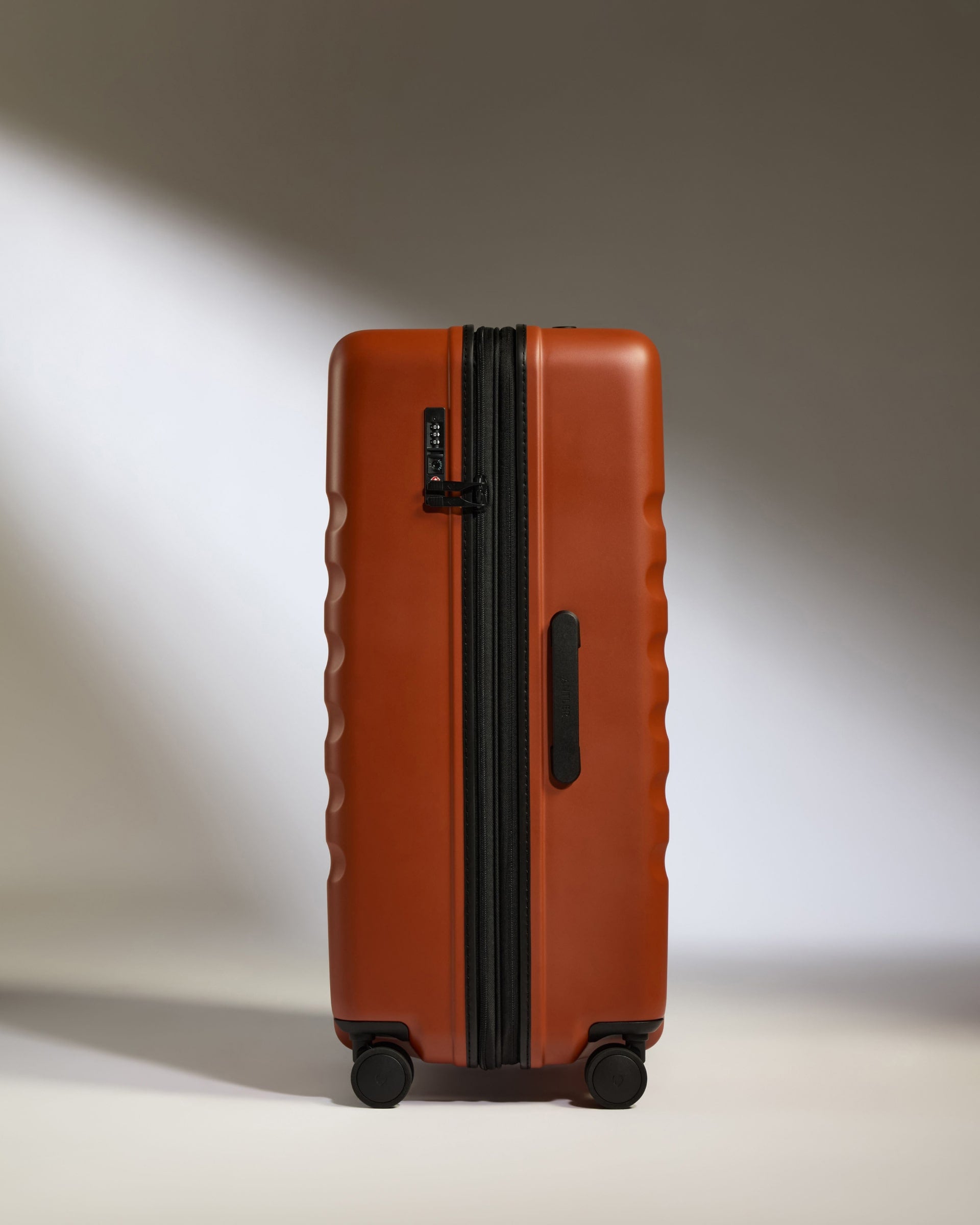 Large Maple Red Luggage with Icon Stripe - Perfect for Travel, Business Trips & Vacations