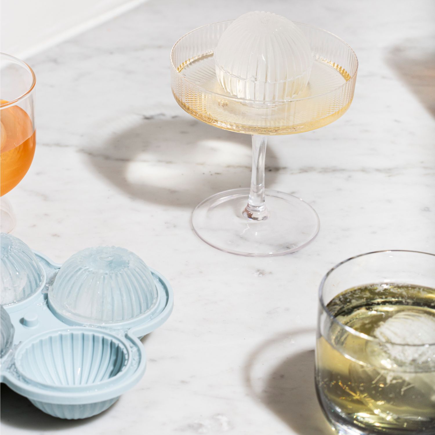 DESIGNSTUFF Sphere Ice Cube Tray with Ripple Design - Ice Blue Silicone Mold for Cocktails, Whiskey & Beverages - Perfect for Parties, Home Bars & Gifts
