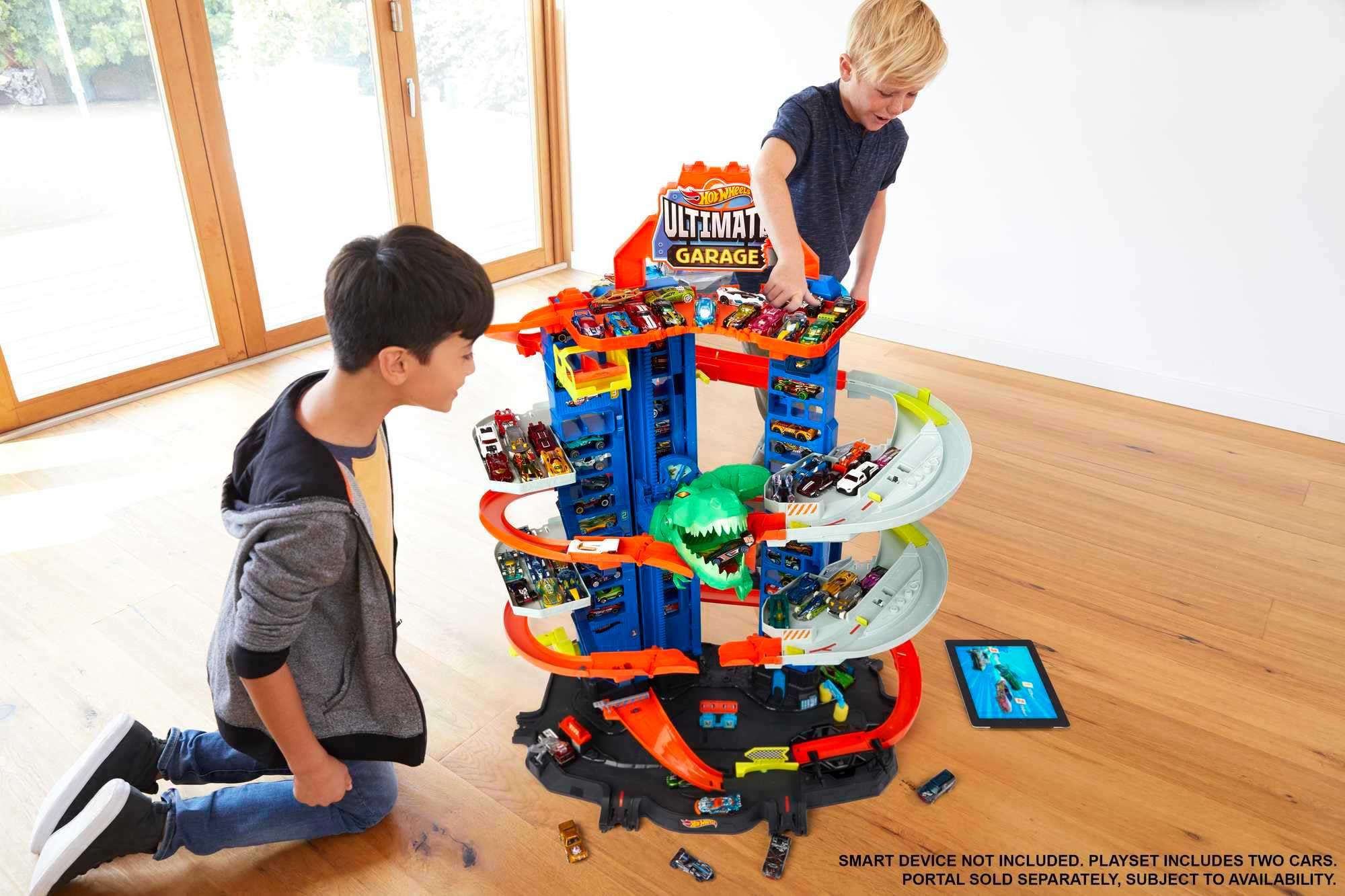 Hot Wheels Ultimate Garage with Moving Dinosaur - 100+ 1:64 Scale Vehicle Storage (Amazon Exclusive) + Mega Track Pack (40-ft of Track) + 10 Toy Cars Set - Perfect for Kids Playroom, Birthday Gifts & Race Track Adventures