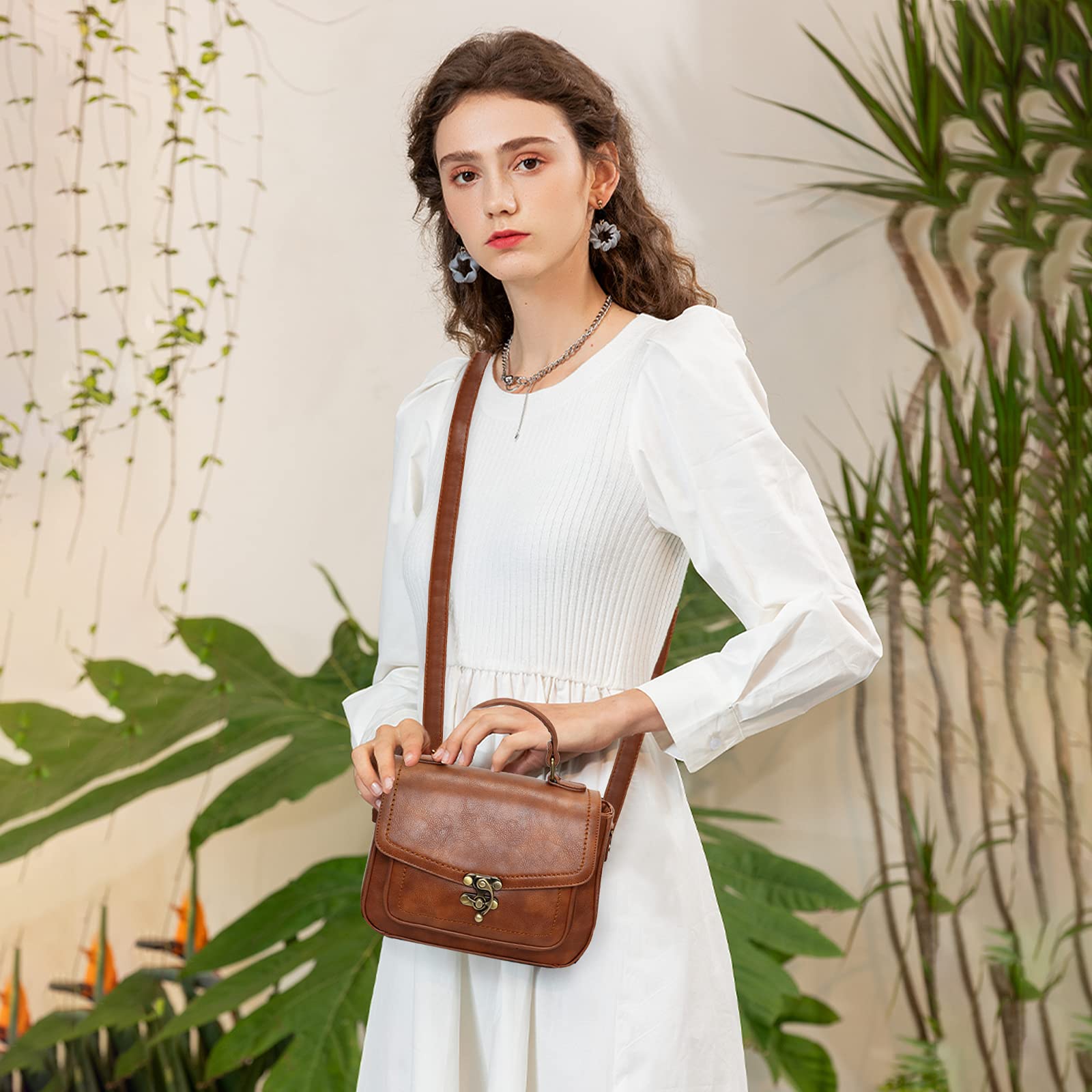 Vintage Leather Crossbody Bag for Women - Stylish Saddle Shoulder Bag & Satchel Purse - Perfect for Daily Use, Travel, and Casual Outings