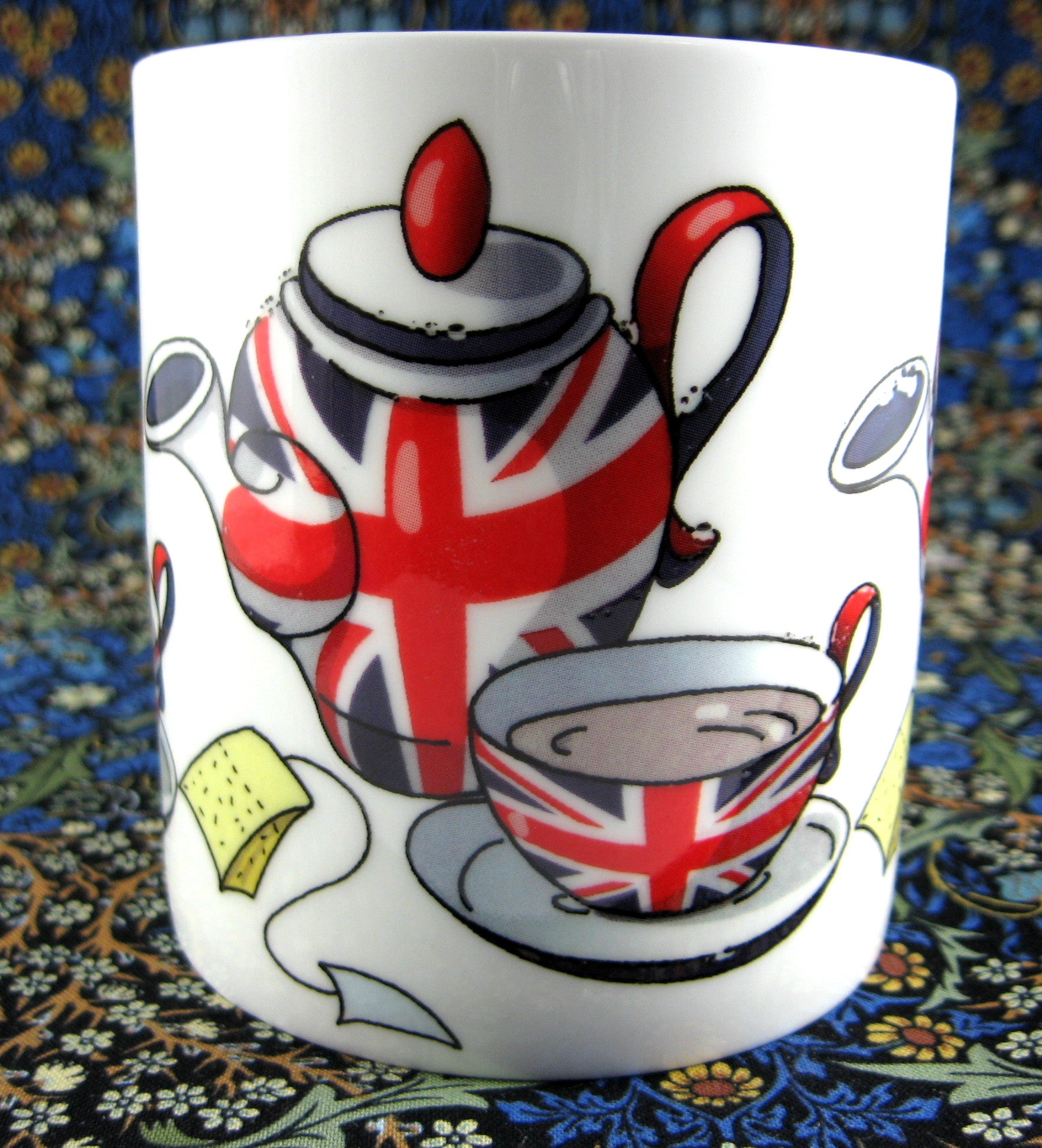 Cartoon Union Jack Tea Party Mug - UK Flag Design Bone China Cup for Afternoon Tea, British Themed Parties & Gifts | Perfect for English Tea Lovers, Royal Events & Souvenir Collectors