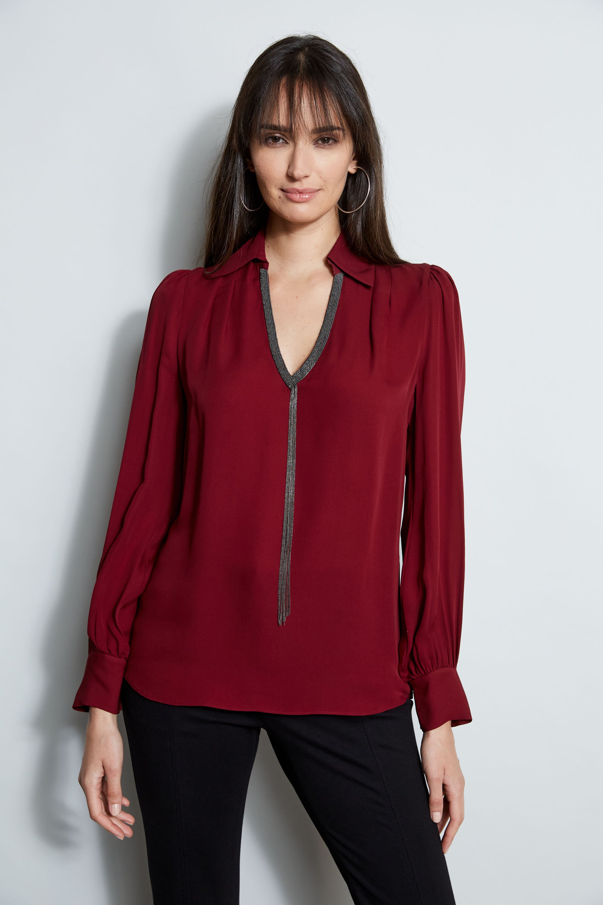 Stylish Chain Collar Shirt for Men & Women - Trendy Button-Up Blouse with Detachable Necklace Detail - Perfect for Office, Date Night & Special Occasions