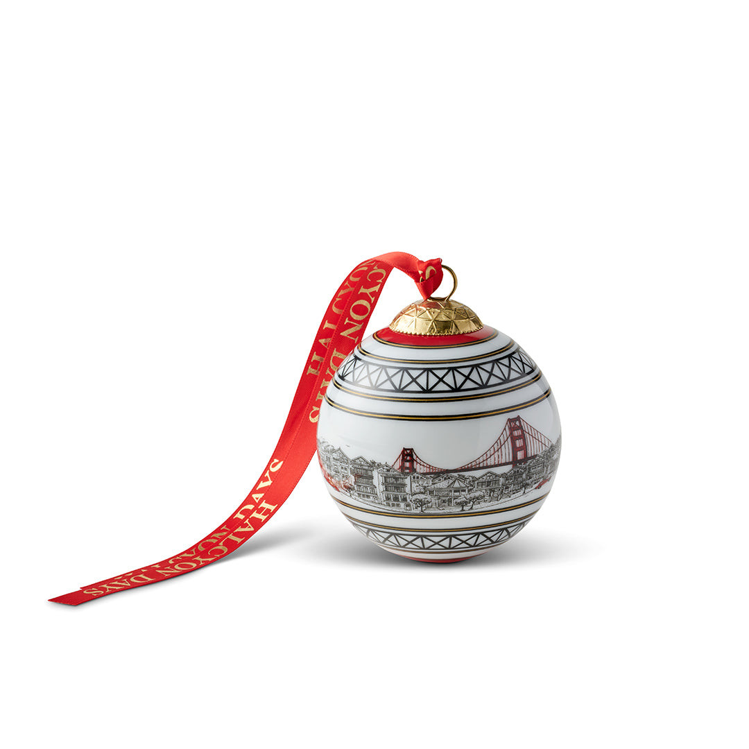 San Francisco Skyline Christmas Bauble Ornament - Handmade Glass Holiday Tree Decoration for Xmas, Home, Office & Gift Giving