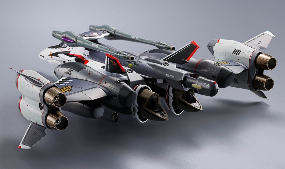 Bandai DX Chogokin VF-25F Tornado Messiah Valkyrie Action Figure - Macross Frontier Alto Saotome Ver. | Collectible Anime Robot Toy for Display & Play | Perfect for Fans & Model Enthusiasts