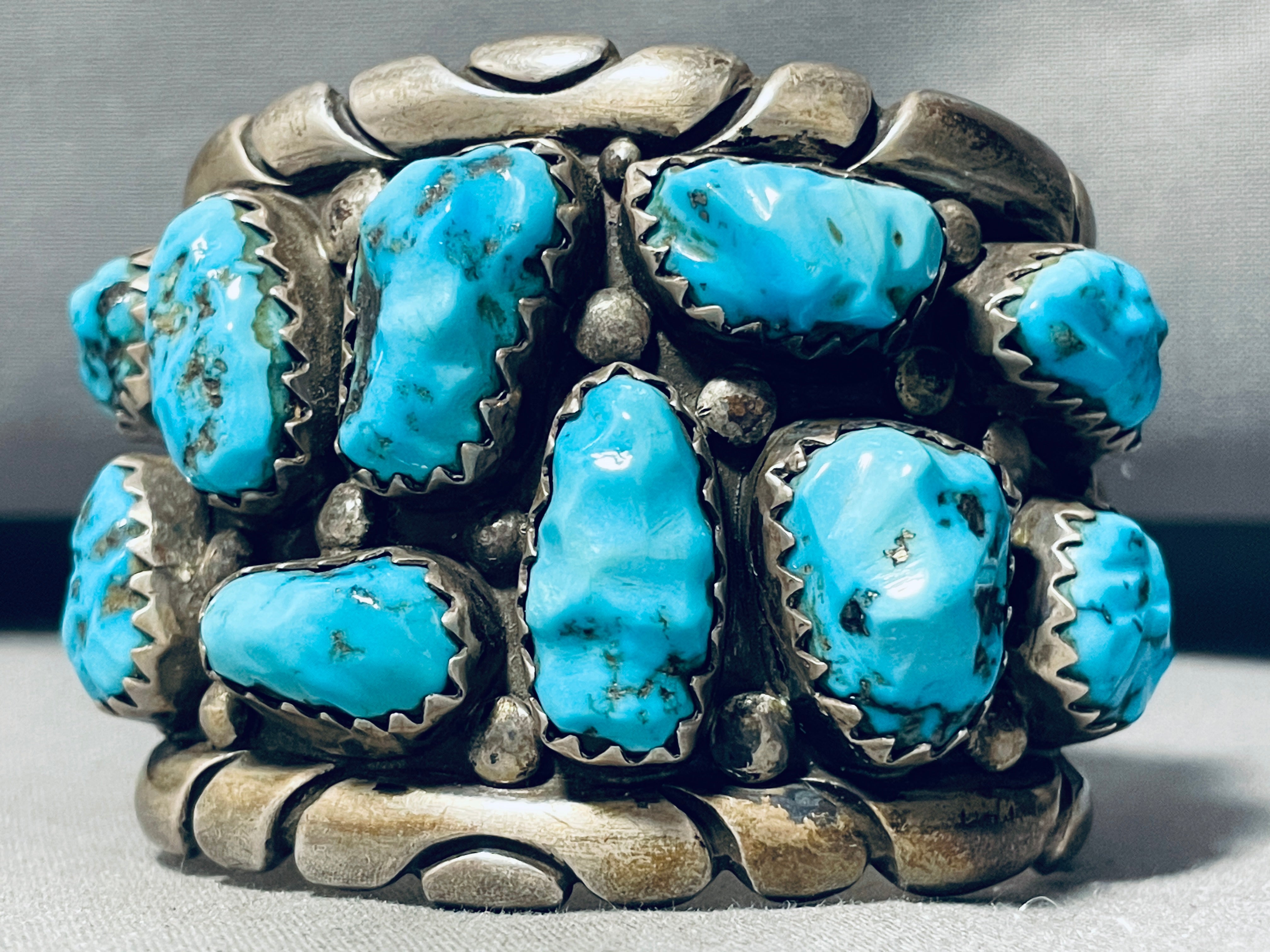 155g Vintage Navajo Turquoise Sterling Silver Bracelet - Authentic Native American Jewelry for Women - Perfect for Boho Fashion, Gift Giving & Special Occasions