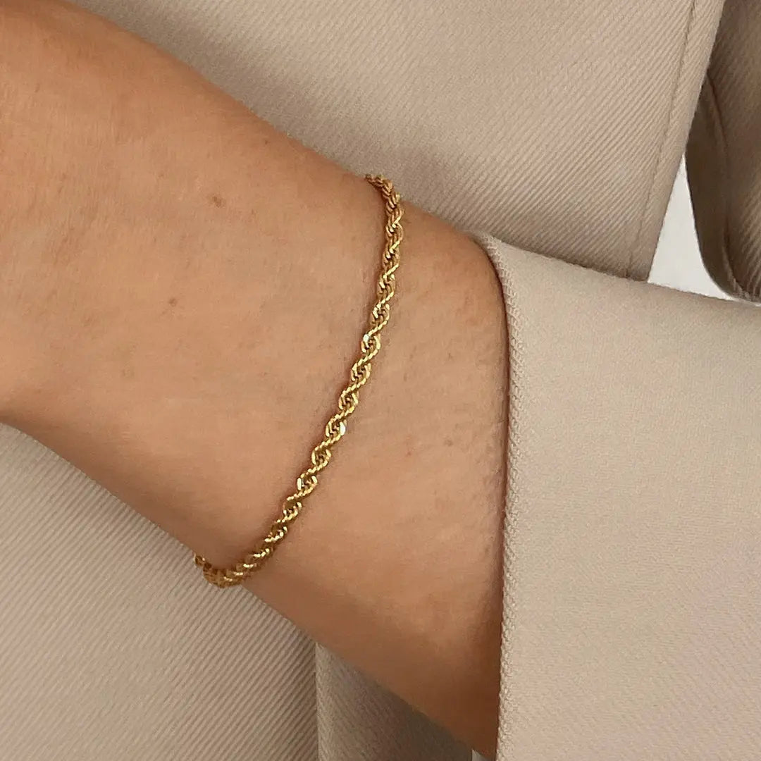 Stylish Rope Bracelet for Men & Women - Durable Adjustable Handmade Friendship Bracelet - Perfect for Outdoor, Travel & Everyday Wear