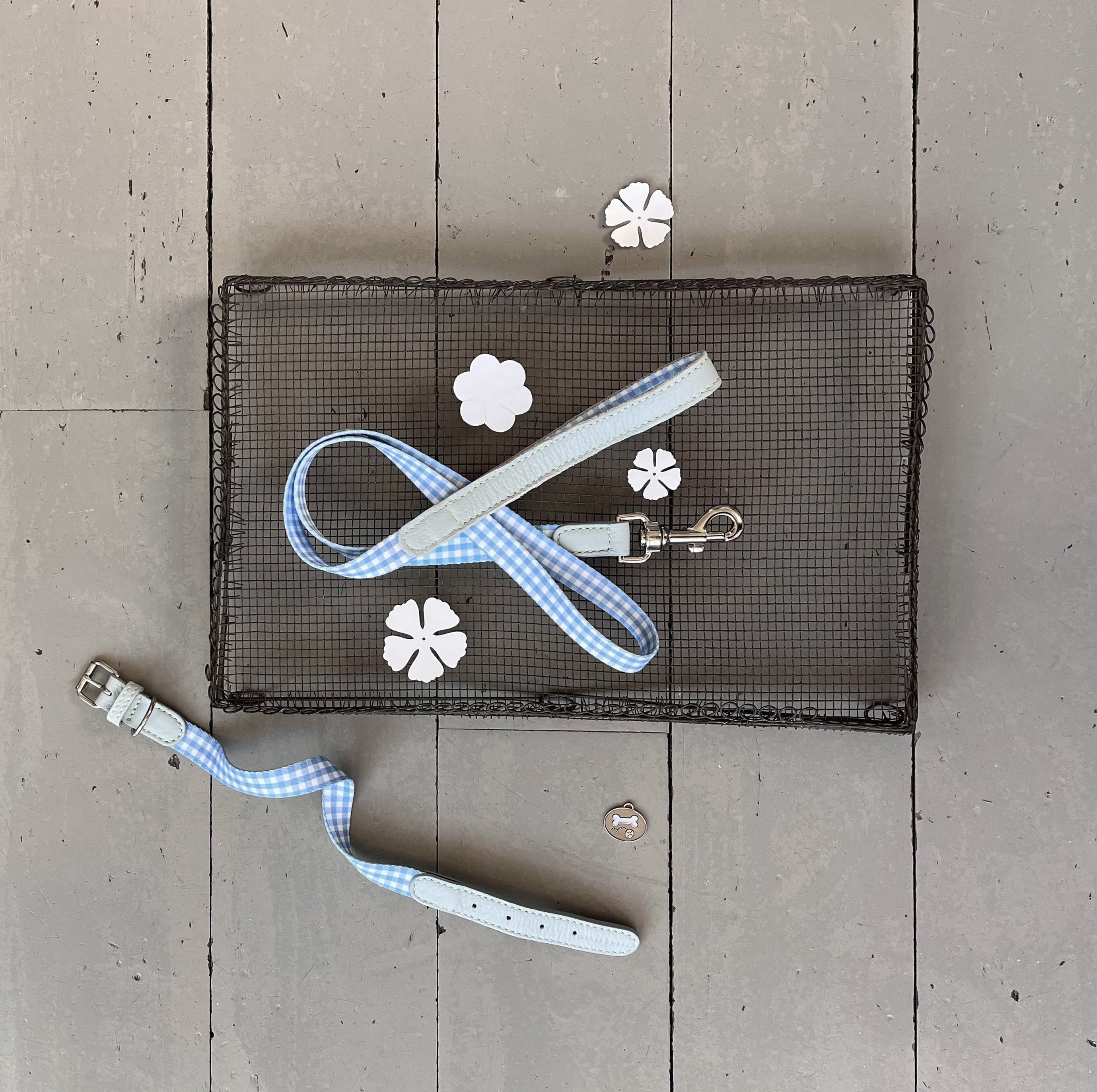 **Clara Check Dog Lead - Durable Nylon Dog Leash for Small to Medium Dogs, Reflective & Adjustable - Perfect for Walking, Training & Outdoor Adventures**