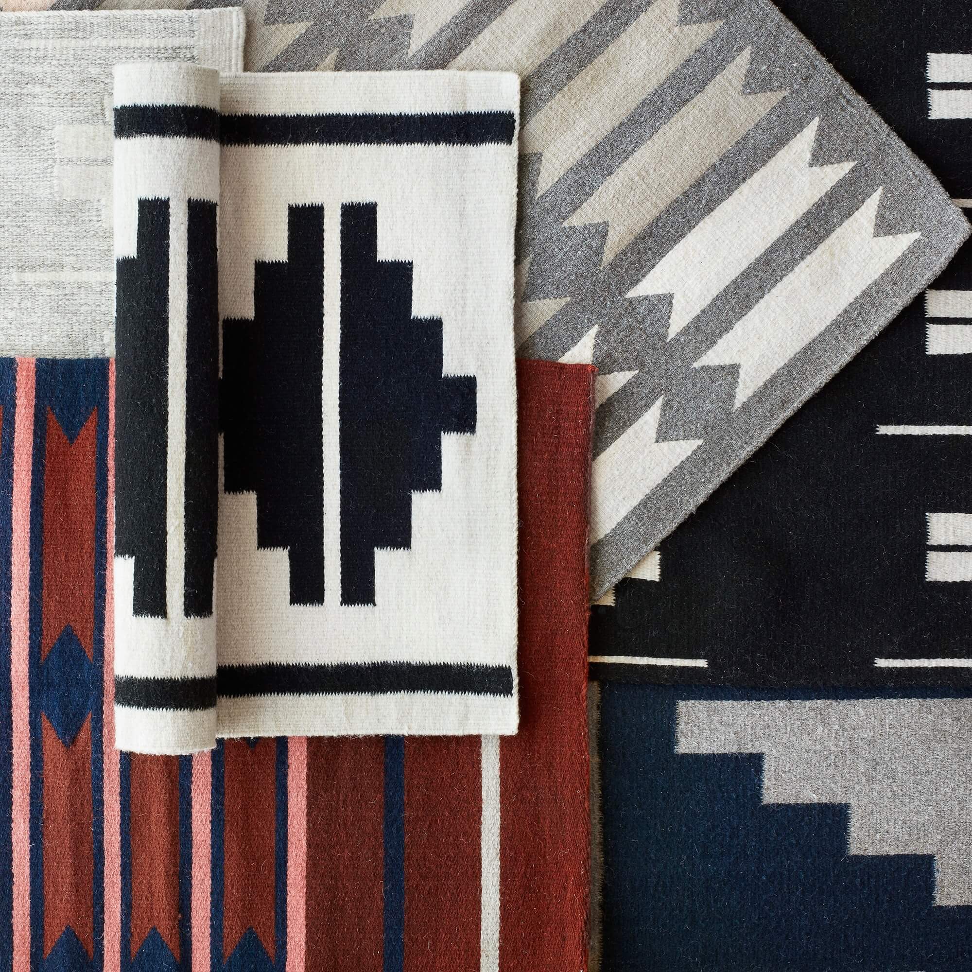 Handwoven Accent Rug - Boho Chic Decorative Throw Rug for Living Room, Bedroom & Nursery - Soft Woven Cotton Floor Mat for Home Decor