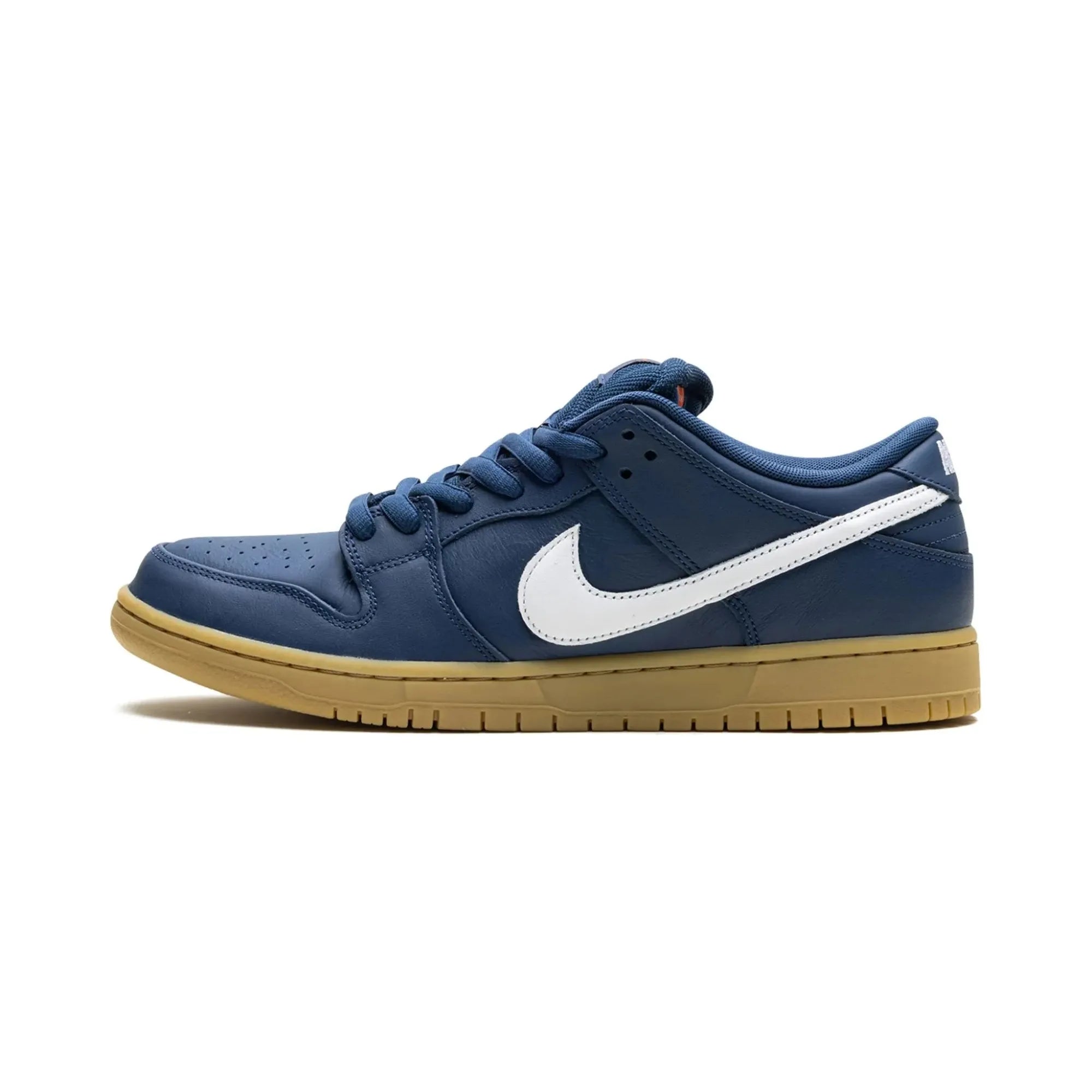 Nike SB Dunk Low Sneakers - Navy Blue & Gum Sole - Men's Skateboarding Shoes for Streetwear & Casual Wear