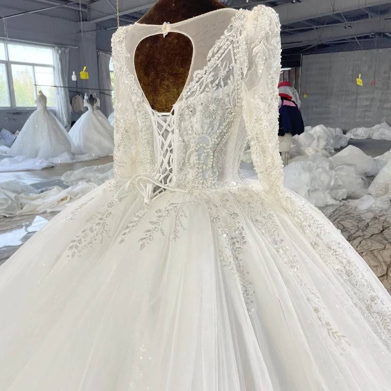 Elegant Organza Ball Gown Wedding Dress with Square Neckline & Crystal Beading - Perfect for Bridal, Prom, Formal Events & Special Occasions