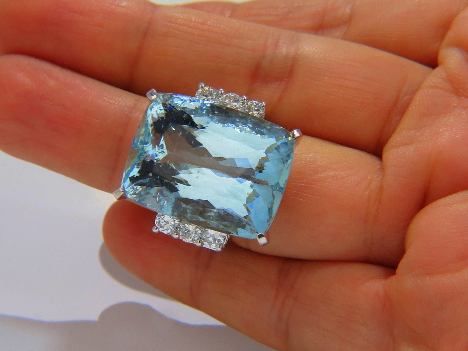 39.10ct GIA Certified Natural Cushion Cut Aquamarine Diamond Ring in 14kt White Gold - Vivid Aqua Blue Gemstone for Engagement, Wedding & Special Occasions