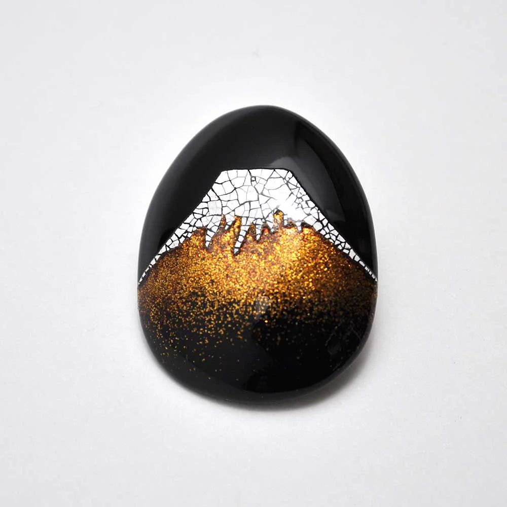 Handcrafted Maki-e Urushi Lacquer Brooch - Japanese Boxwood (Tsuge) with Mt. Fuji Design | Traditional Japanese Lacquer Jewelry for Women | Perfect for Kimono, Formal Wear & Cultural Events