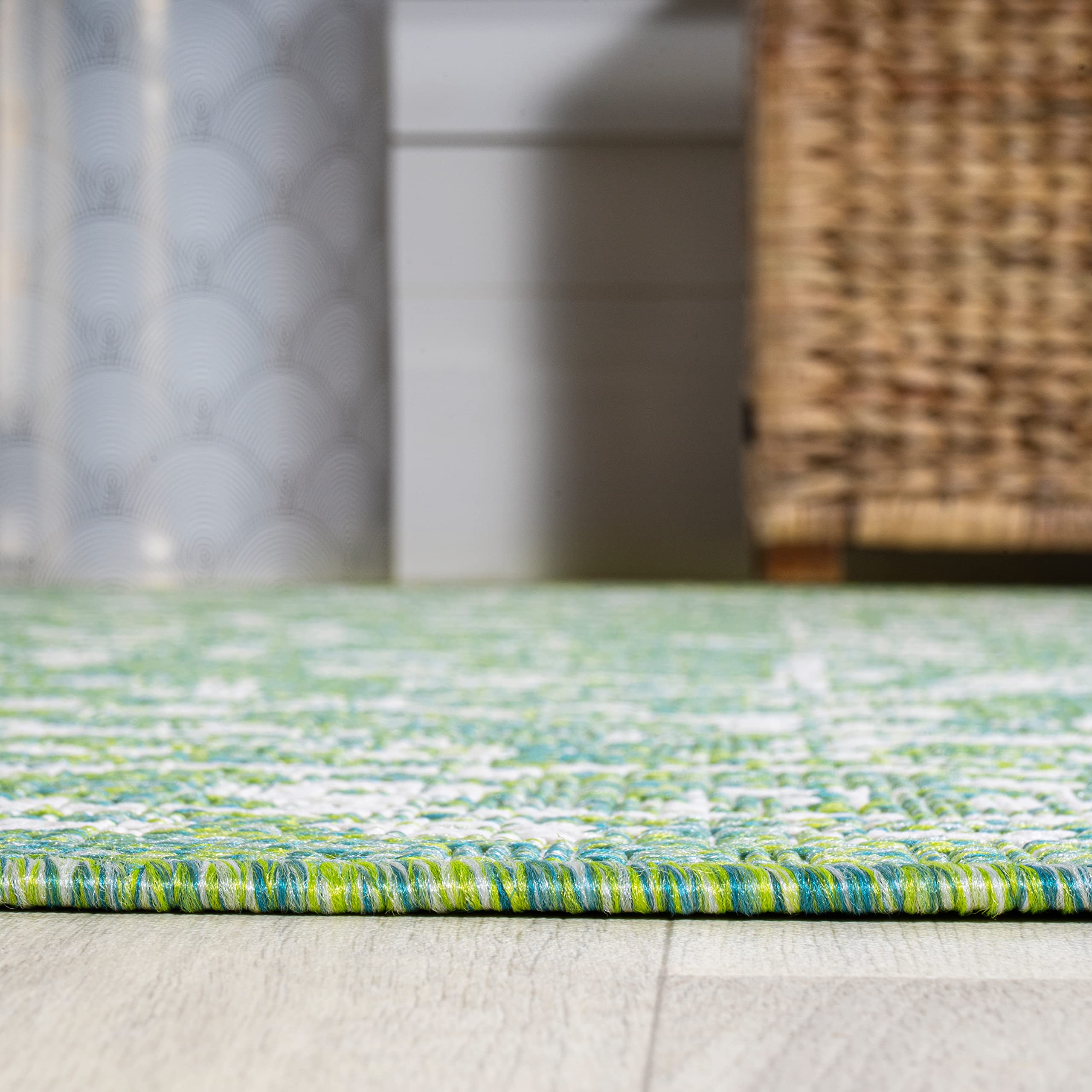 JONATHAN Y SMB104F-8 Malta Bohemian Medallion Textured Weave Indoor Outdoor Area Rug - 8'x10' Cream/Green - Coastal Traditional Transitional Design - Easy Cleaning & Non-Shedding - Perfect for Bedroom, Kitchen, Backyard, Patio & Living Room Decor