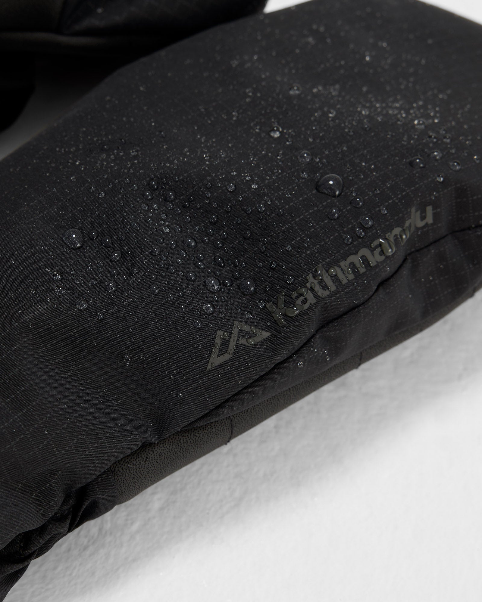 PWDR Days Insulated Snow Mittens - Waterproof Winter Gloves for Men & Women, Black Stingray Design - Perfect for Skiing, Snowboarding & Cold Weather Activities