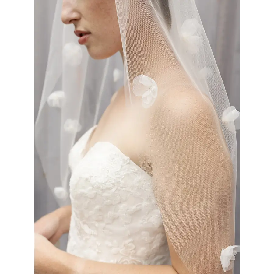 Bridal Veil V2290SF - Elegant Wedding Veil with Lace Trim for Brides, Perfect for Church Ceremonies & Outdoor Weddings