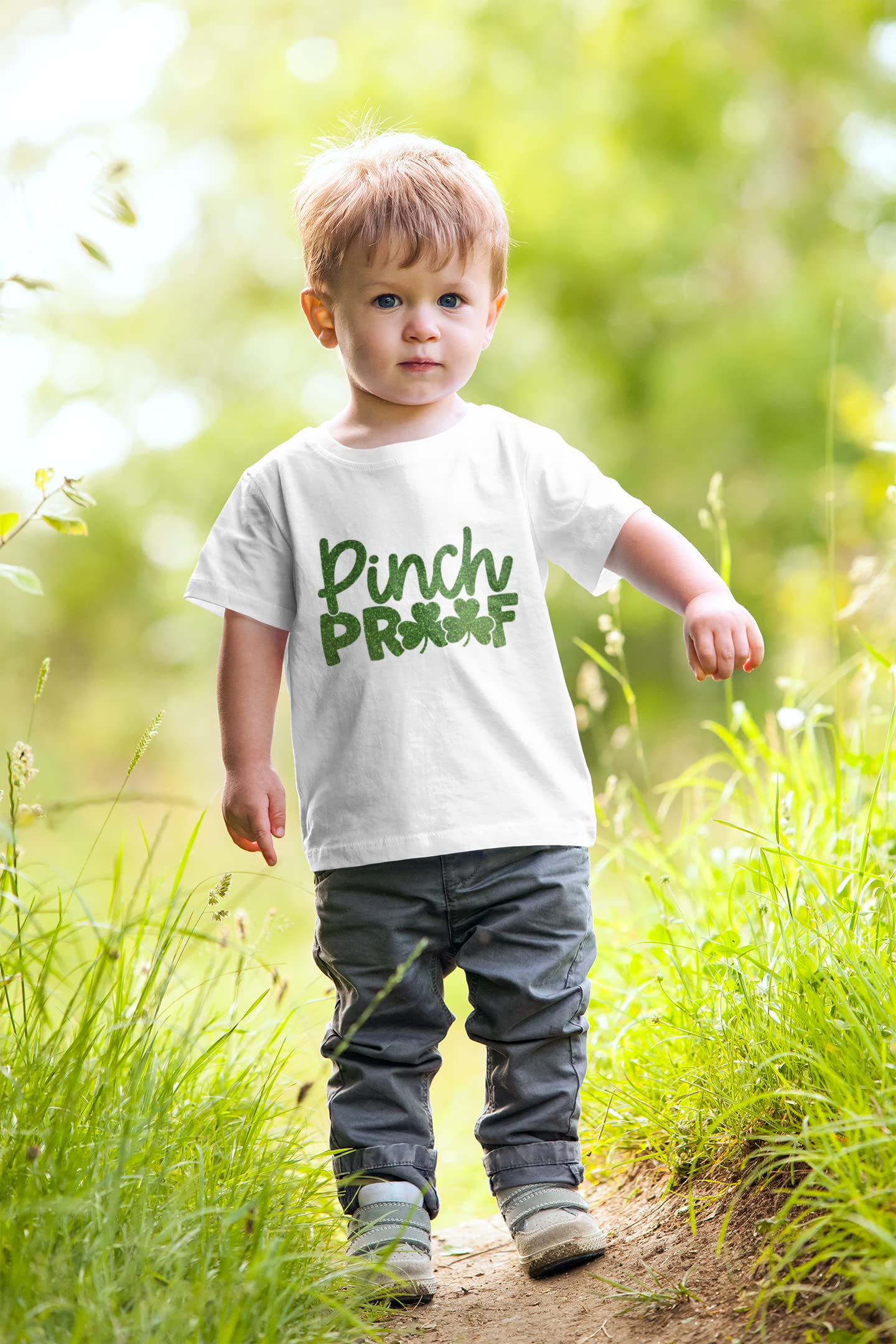 St. Patrick's Day Pinch Proof Iron On Decal - Shamrock T-Shirt Heat Transfer Patch (Black Glitter) for DIY Apparel & Costume Design | Perfect for Party Outfits, Festival Wear & Themed Events