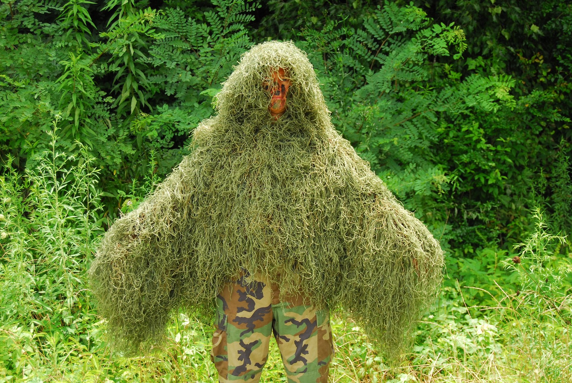 Ghillie Tracker - Premium Camouflage Hunting Suit for Outdoor Adventures | Perfect for Hunting, Airsoft & Tactical Training